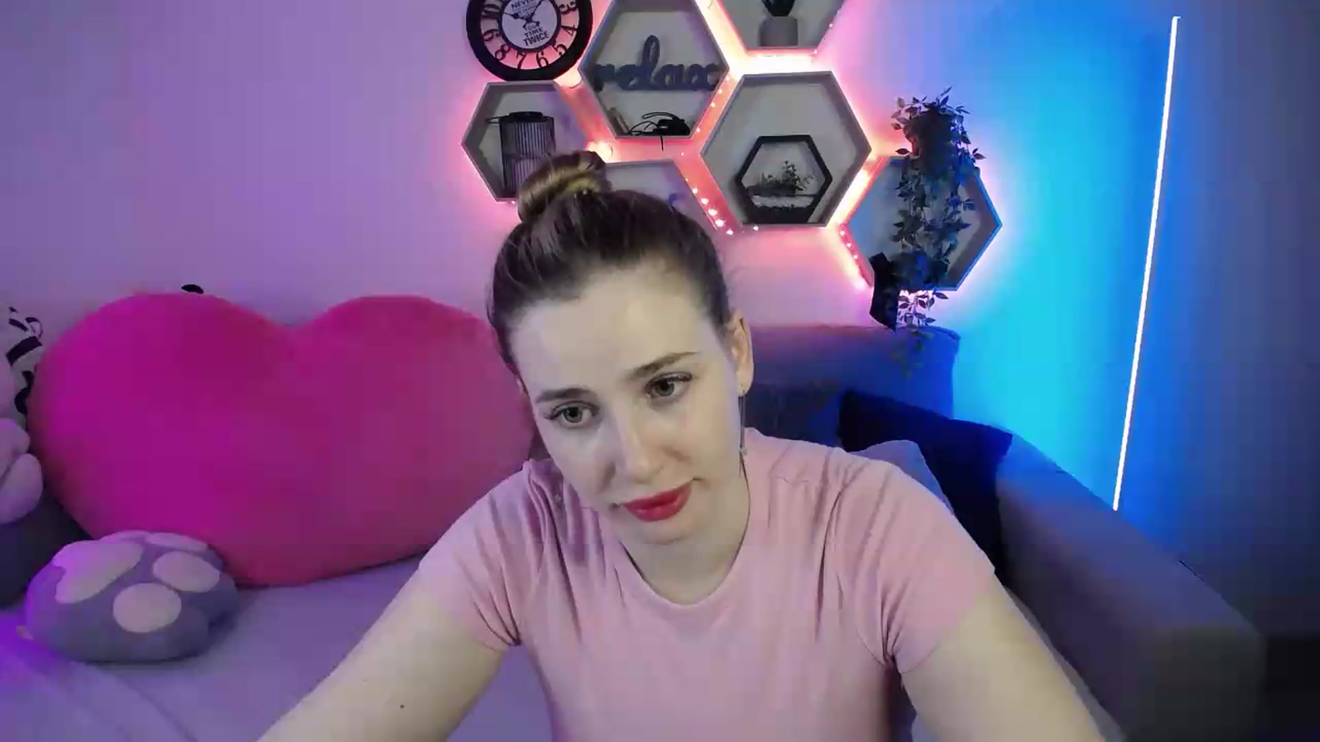 Gallery image thumbnail from SabrinaViolet's myfreecams stream on, 06/21/2026, 13:38 image 20 of 20