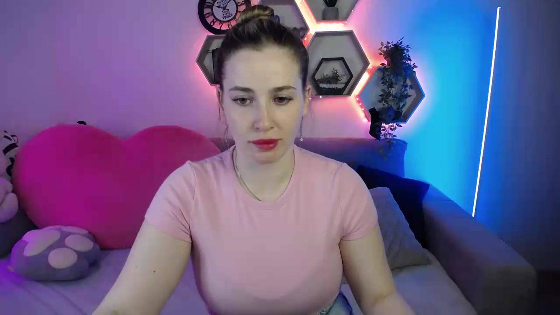 Gallery image thumbnail from SabrinaViolet's myfreecams stream on, 06/21/2026, 13:38 image 12 of 20