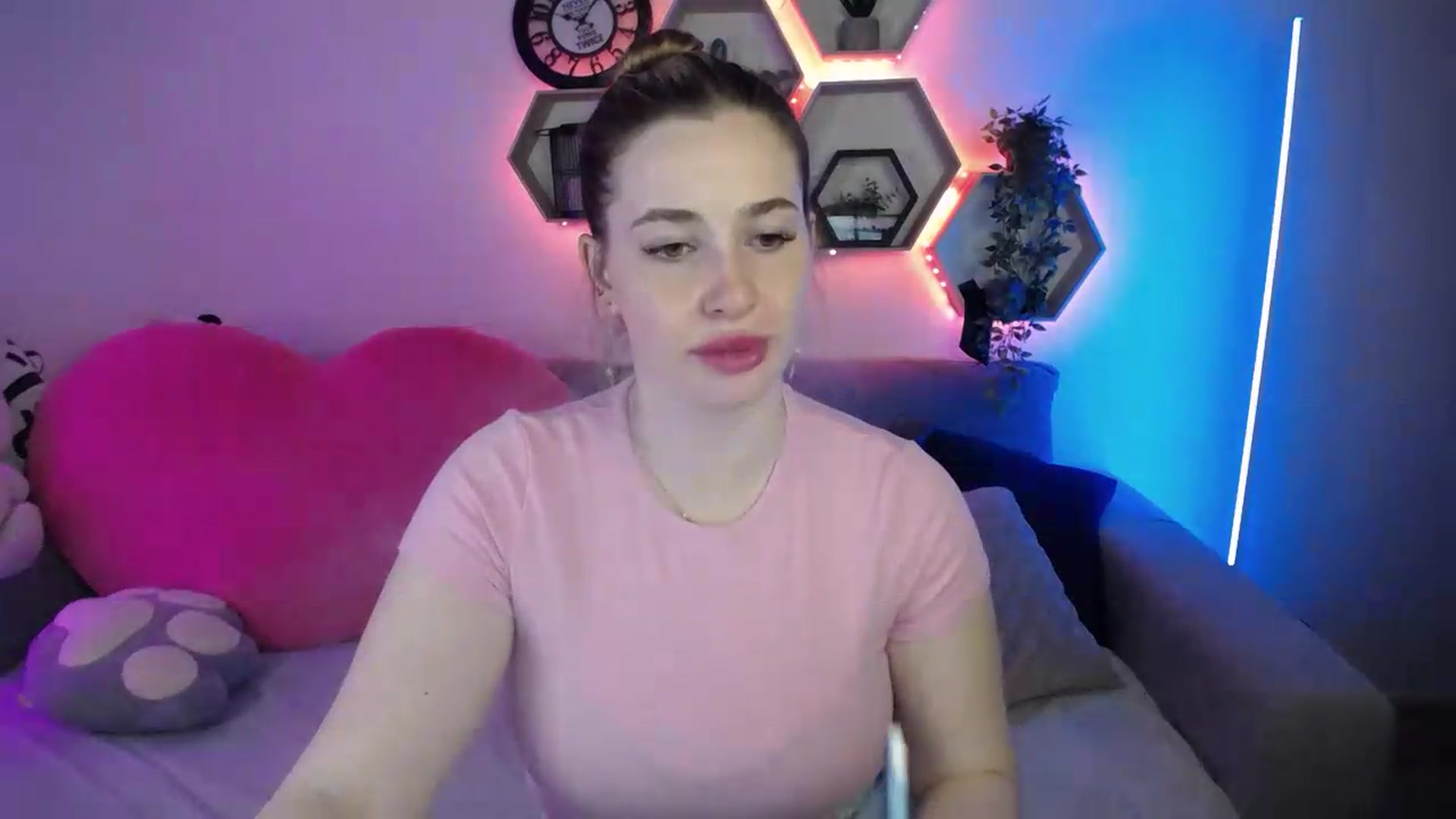 Gallery image thumbnail from SabrinaViolet's myfreecams stream on, 06/21/2026, 13:38 image 14 of 20