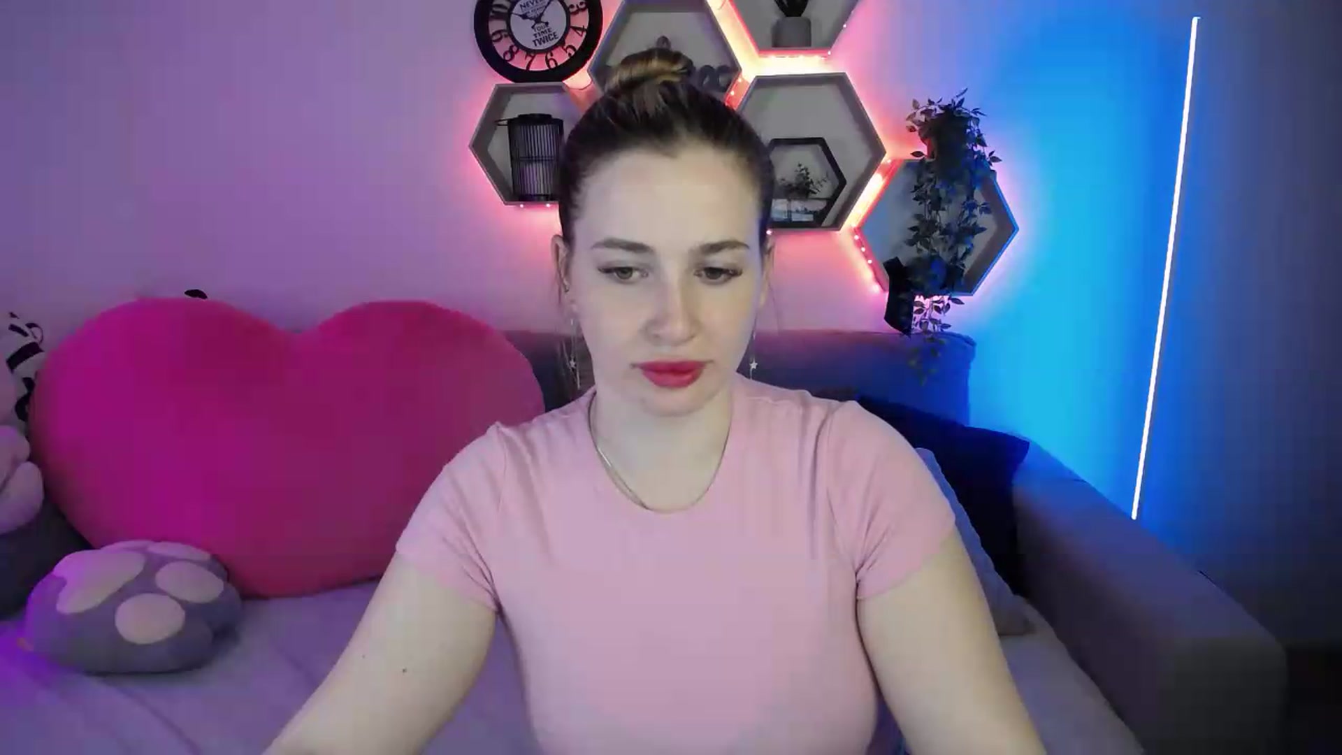 Gallery image thumbnail from SabrinaViolet's myfreecams stream on, 06/21/2026, 13:38 image 18 of 20