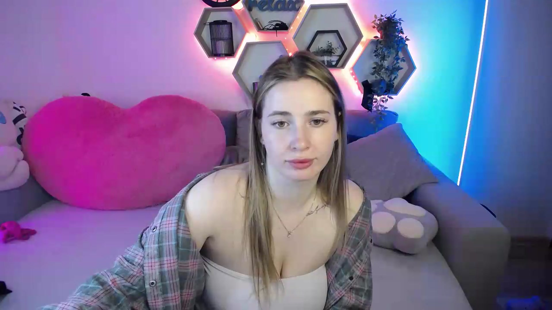 Gallery image thumbnail from SabrinaViolet's myfreecams stream on, 06/22/2026, 12:40 image 20 of 20