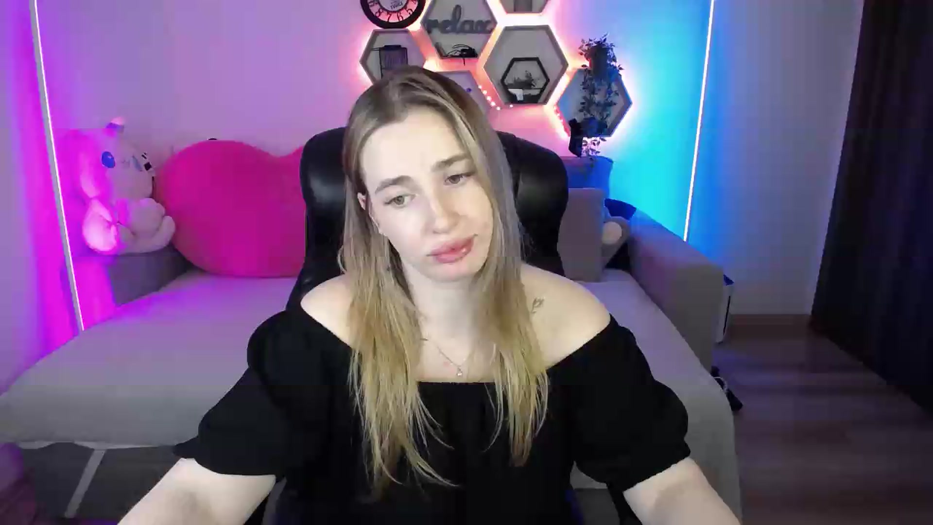 Gallery image thumbnail from SabrinaViolet's myfreecams stream on, 06/23/2026, 11:12 image 20 of 20
