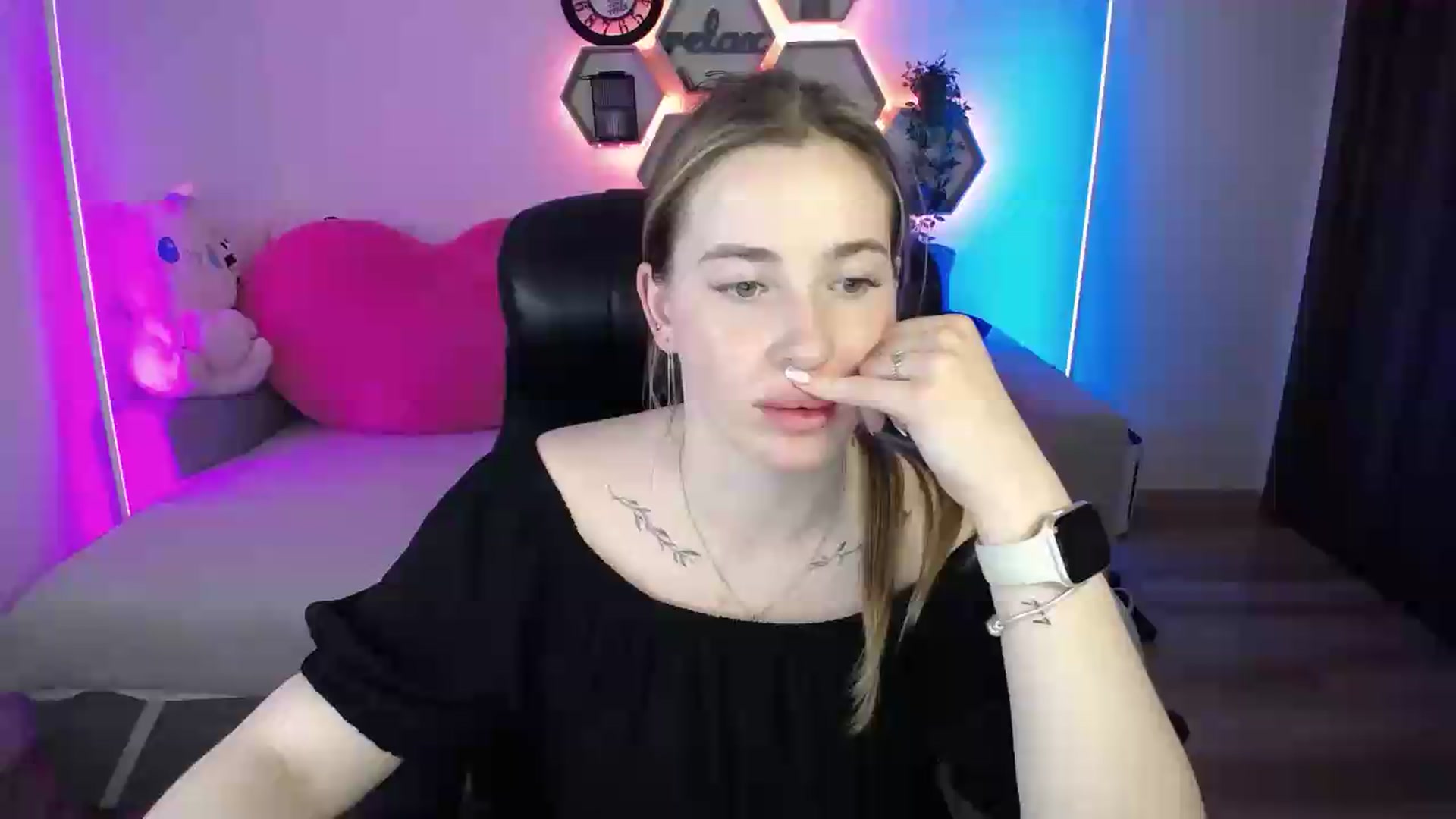 Gallery image thumbnail from SabrinaViolet's myfreecams stream on, 06/23/2026, 11:12 image 1 of 20