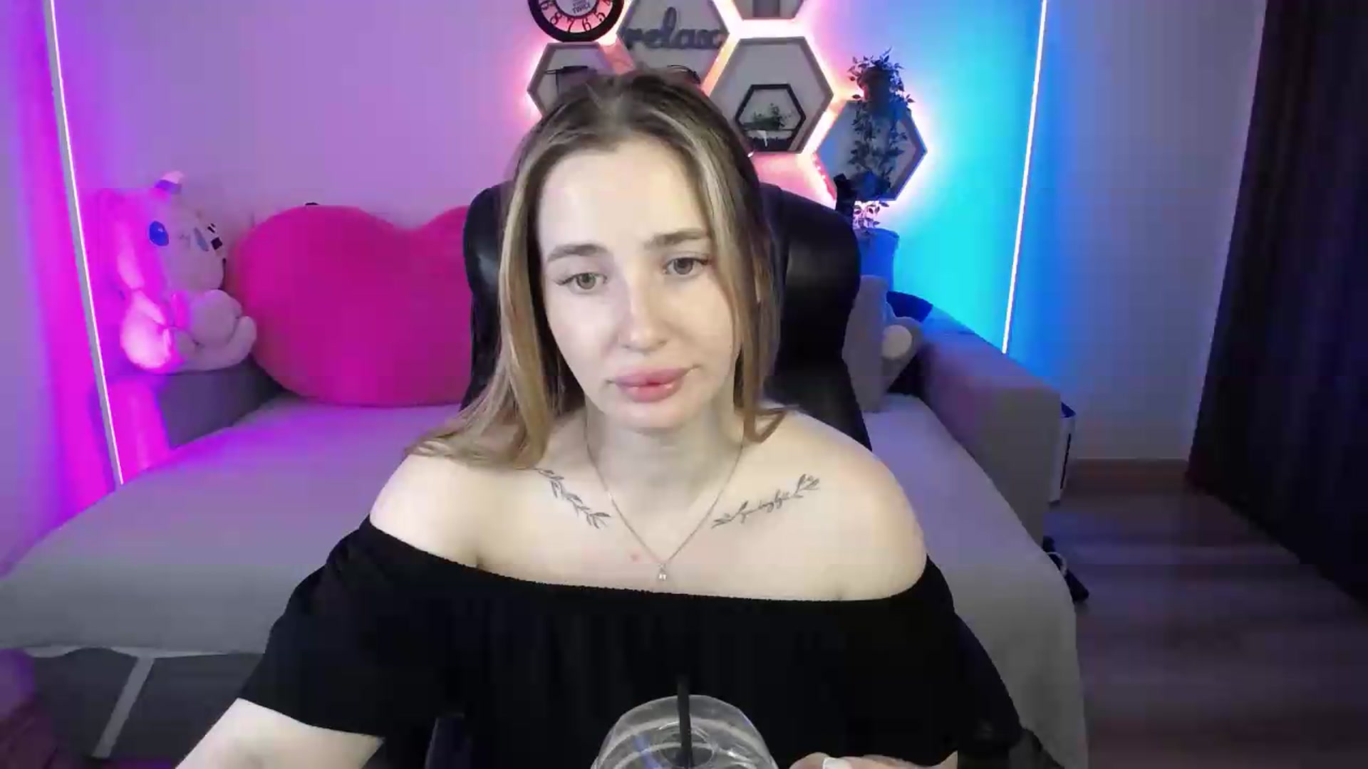Gallery image thumbnail from SabrinaViolet's myfreecams stream on, 06/23/2026, 11:12 image 11 of 20