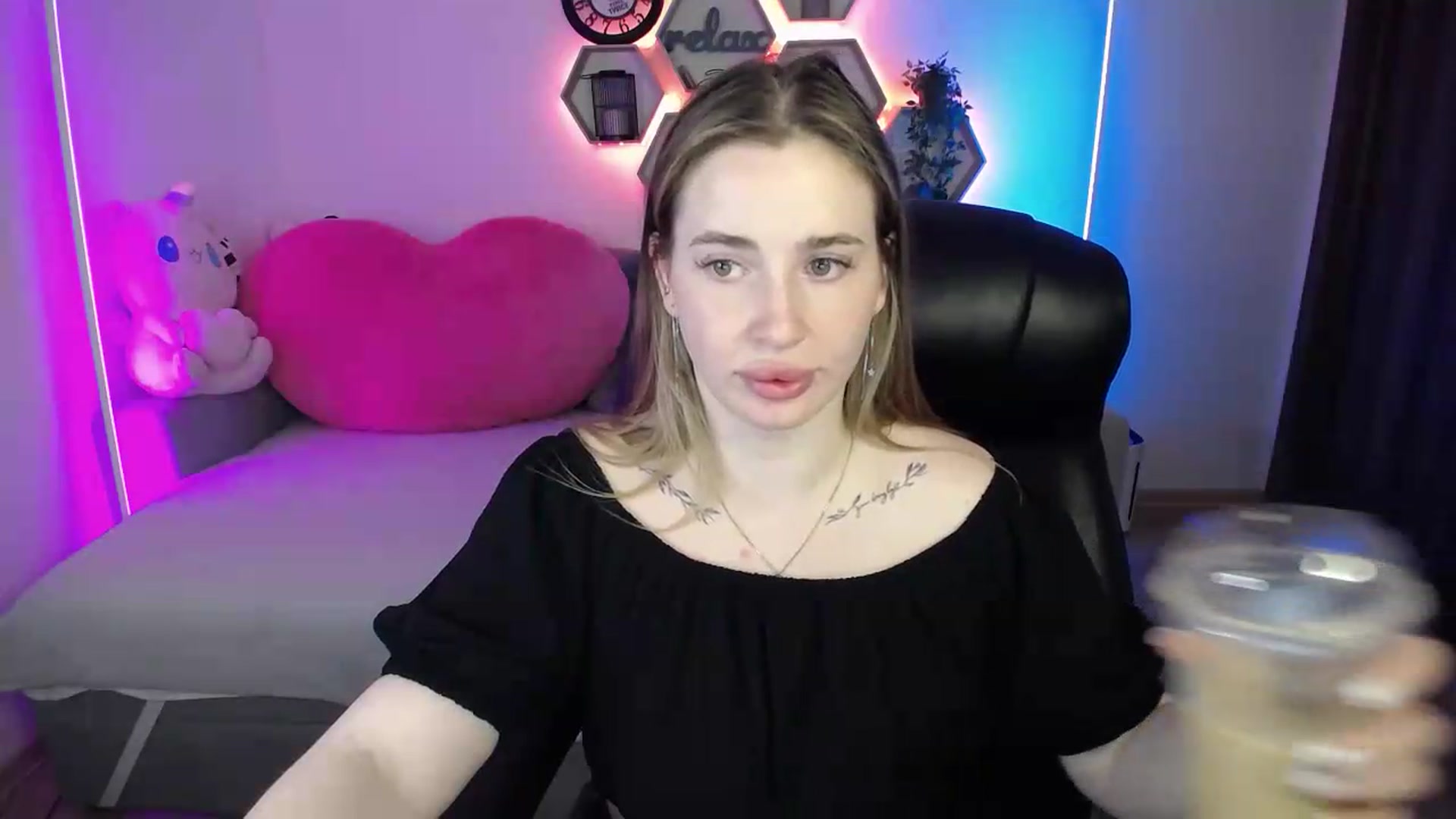 Gallery image thumbnail from SabrinaViolet's myfreecams stream on, 06/23/2026, 11:12 image 4 of 20