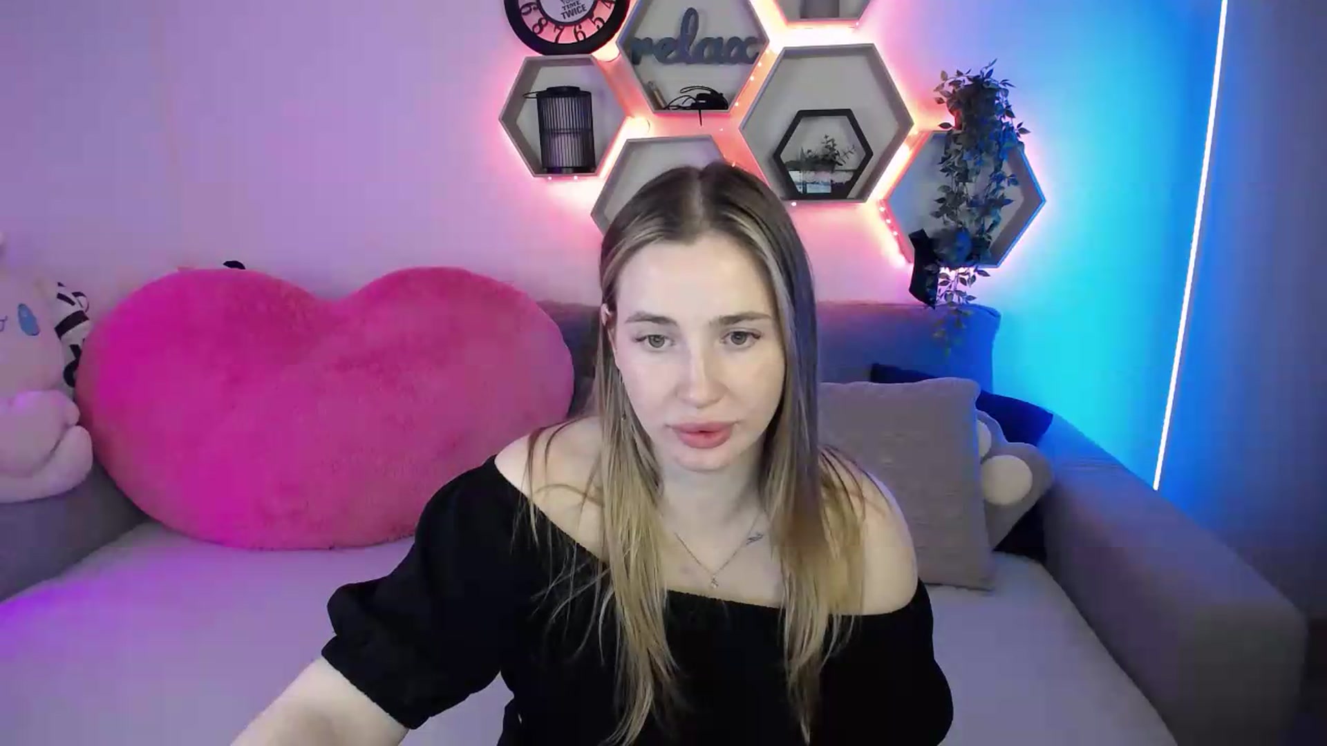 Gallery image thumbnail from SabrinaViolet's myfreecams stream on, 06/23/2026, 12:51 image 12 of 20