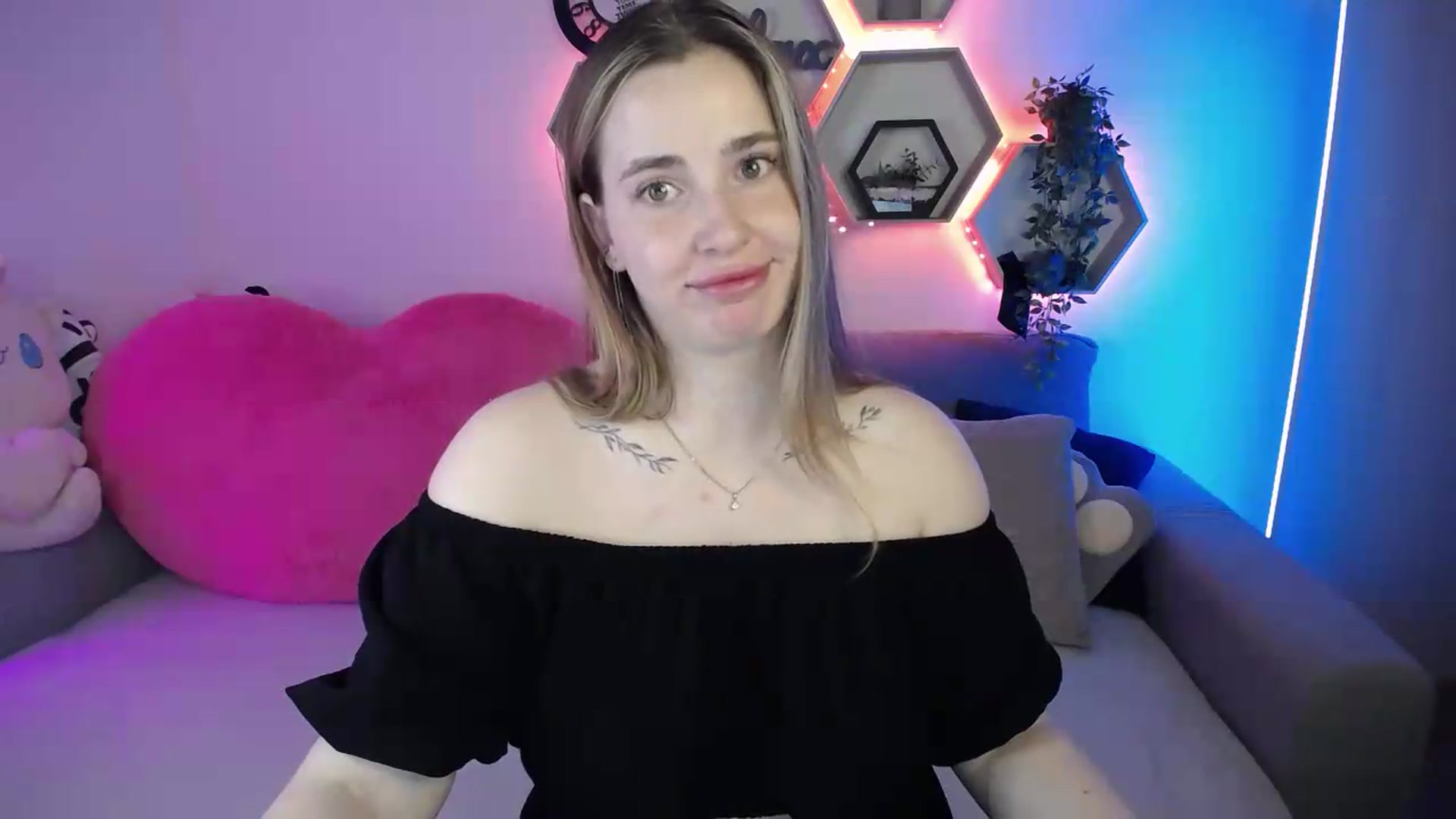 Gallery image thumbnail from SabrinaViolet's myfreecams stream on, 06/23/2026, 12:51 image 7 of 20