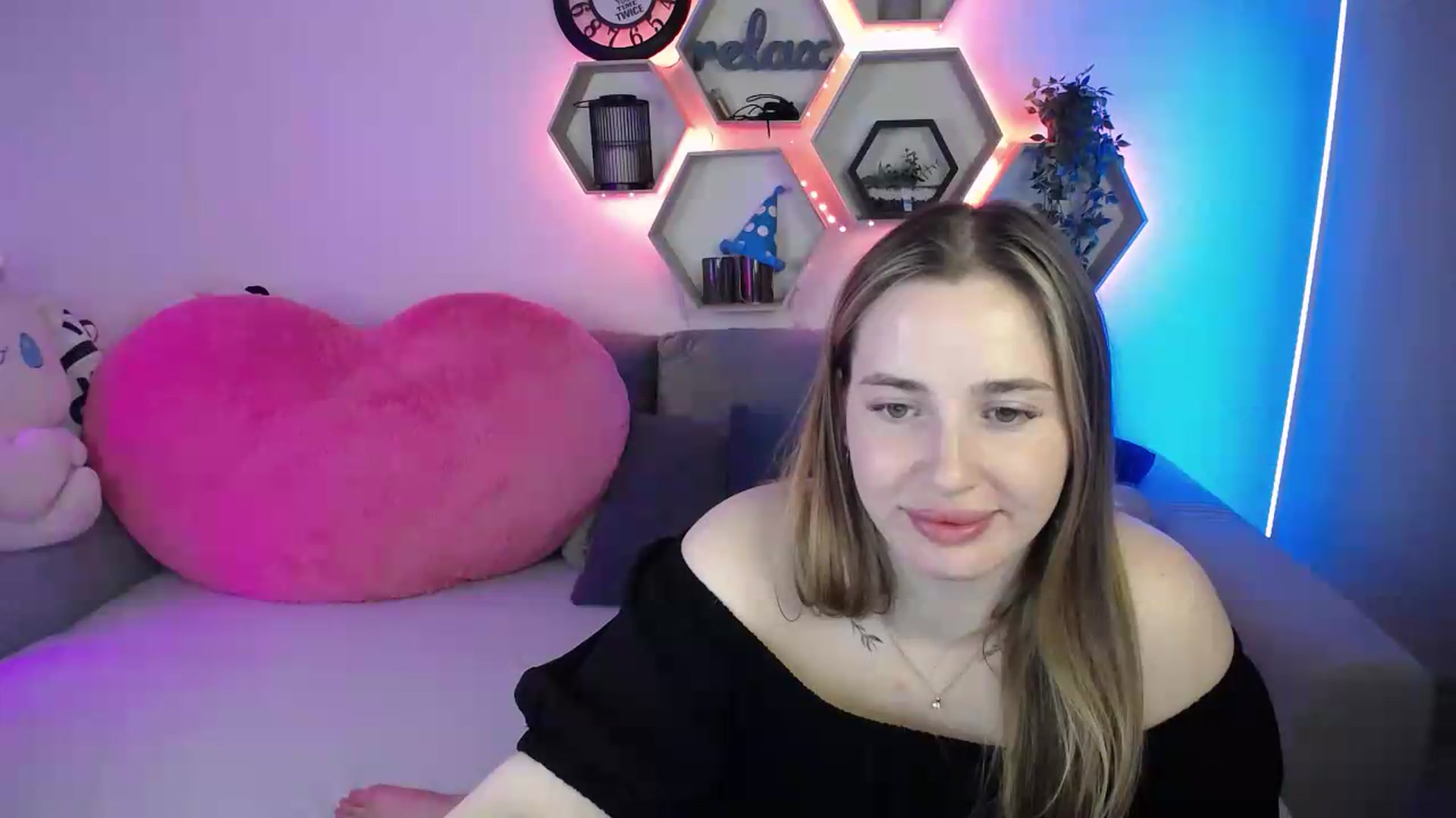 Gallery image thumbnail from SabrinaViolet's myfreecams stream on, 06/23/2026, 12:51 image 9 of 20
