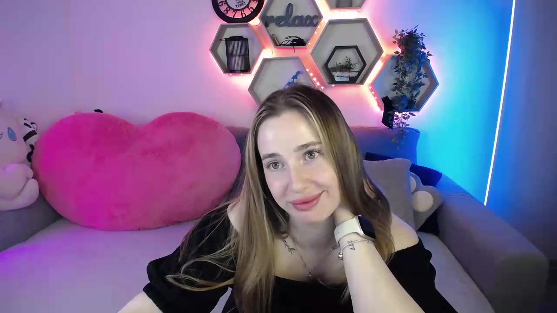 Gallery image thumbnail from SabrinaViolet's myfreecams stream on, 06/23/2026, 12:51 image 4 of 20