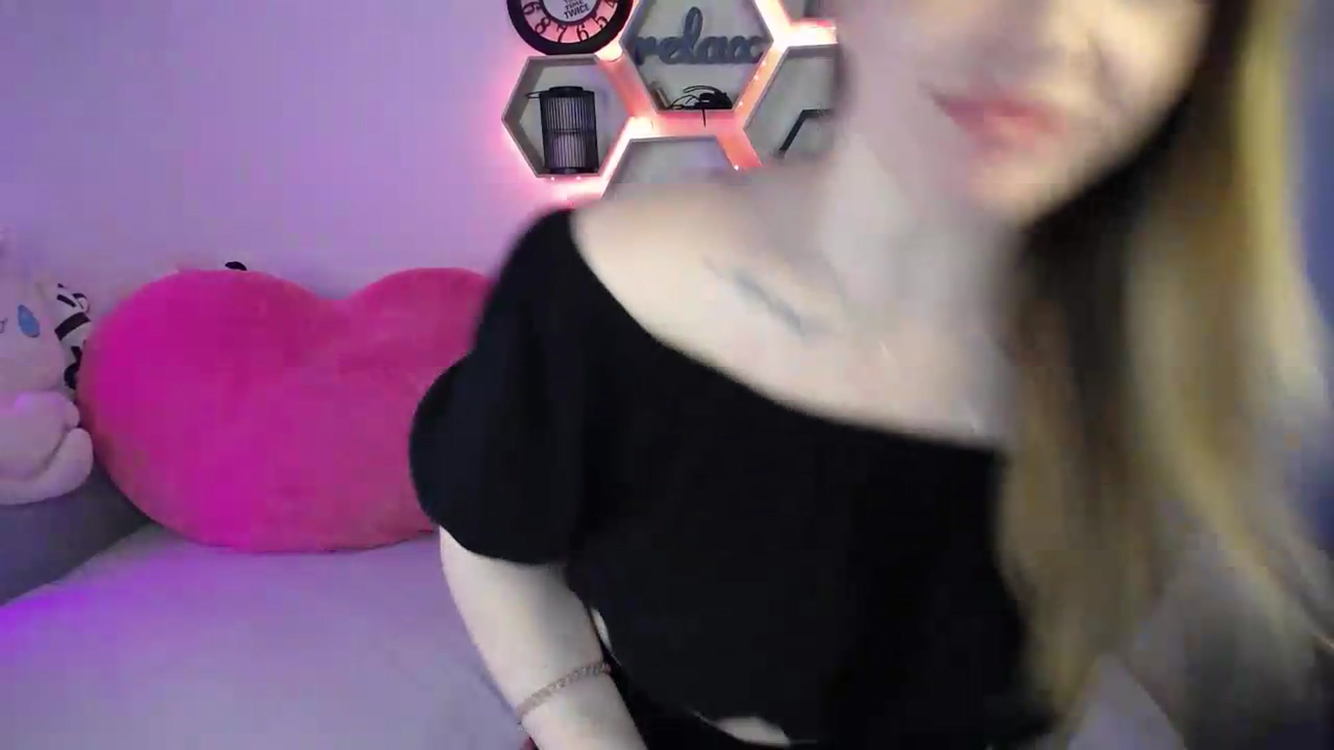 Gallery image thumbnail from SabrinaViolet's myfreecams stream on, 06/23/2026, 12:51 image 15 of 20