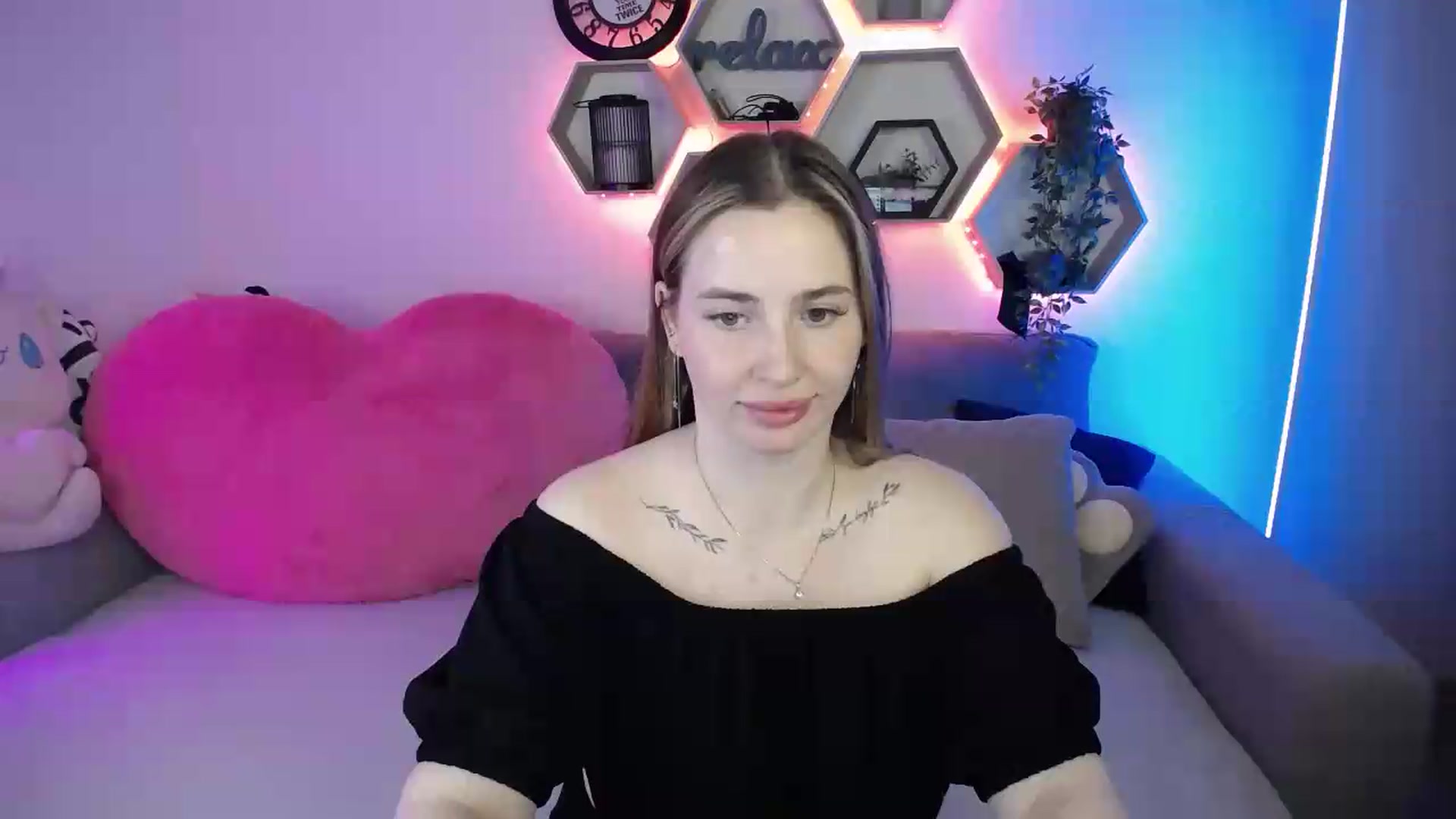 Gallery image thumbnail from SabrinaViolet's myfreecams stream on, 06/23/2026, 12:51 image 14 of 20