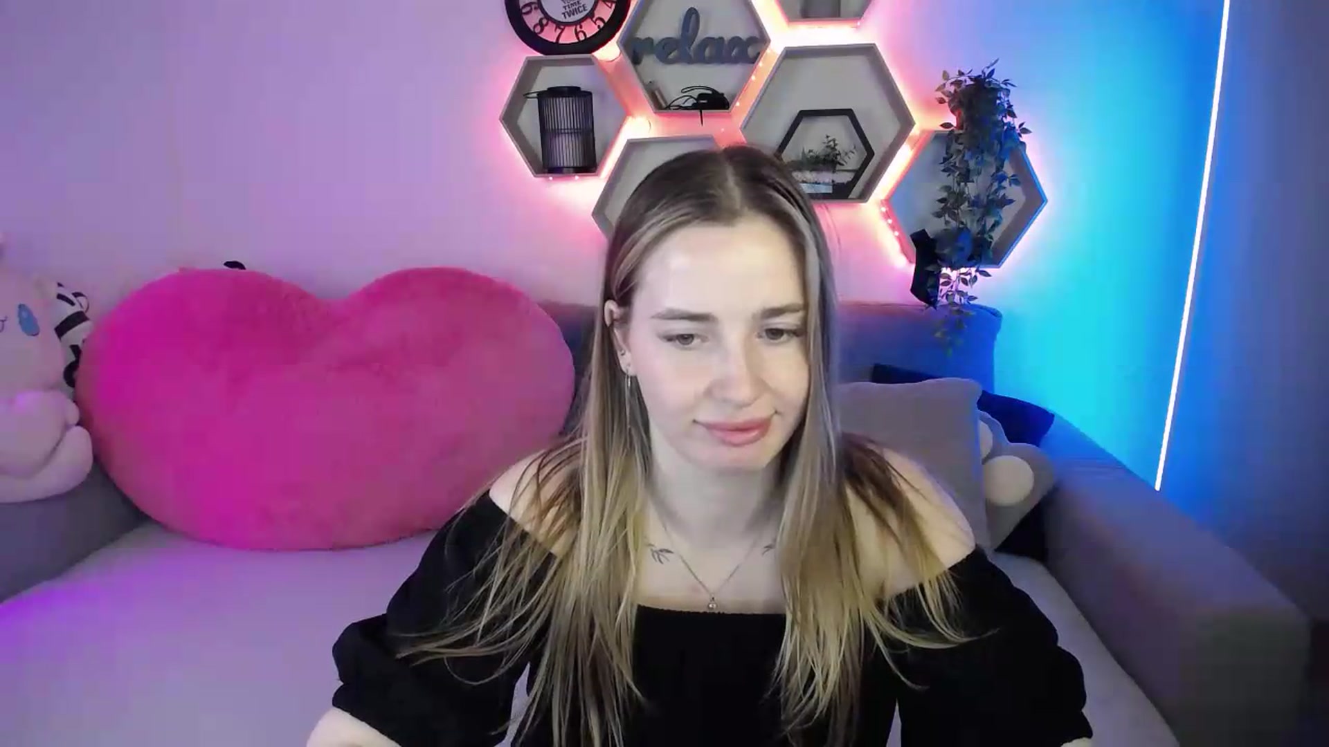 Gallery image thumbnail from SabrinaViolet's myfreecams stream on, 06/23/2026, 12:51 image 10 of 20