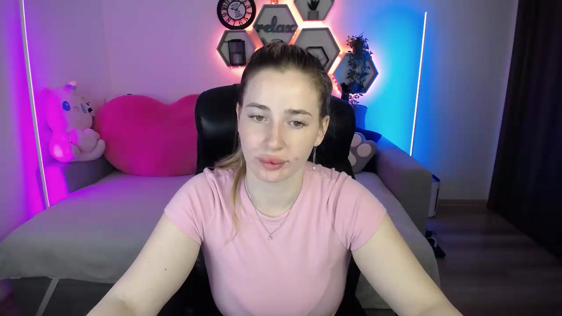 Gallery image thumbnail from SabrinaViolet's myfreecams stream on, 06/24/2026, 09:14 image 16 of 20