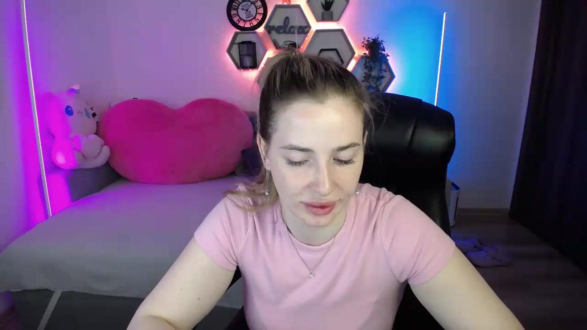 Gallery image thumbnail from SabrinaViolet's myfreecams stream on, 06/24/2026, 09:41 image 9 of 20
