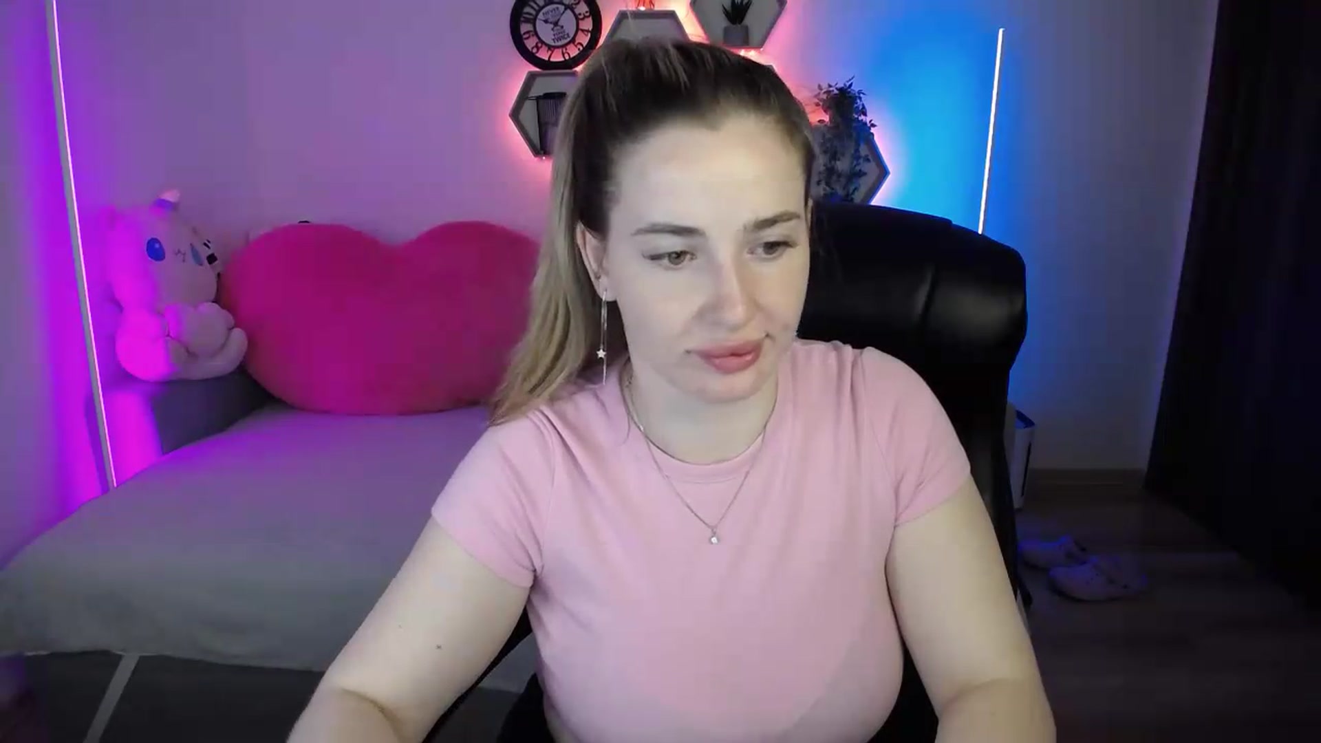 Gallery image thumbnail from SabrinaViolet's myfreecams stream on, 06/24/2026, 09:41 image 10 of 20