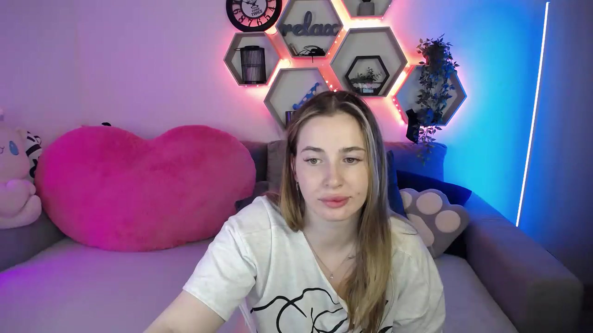 Gallery image thumbnail from SabrinaViolet's myfreecams stream on, 06/24/2026, 12:15 image 13 of 20