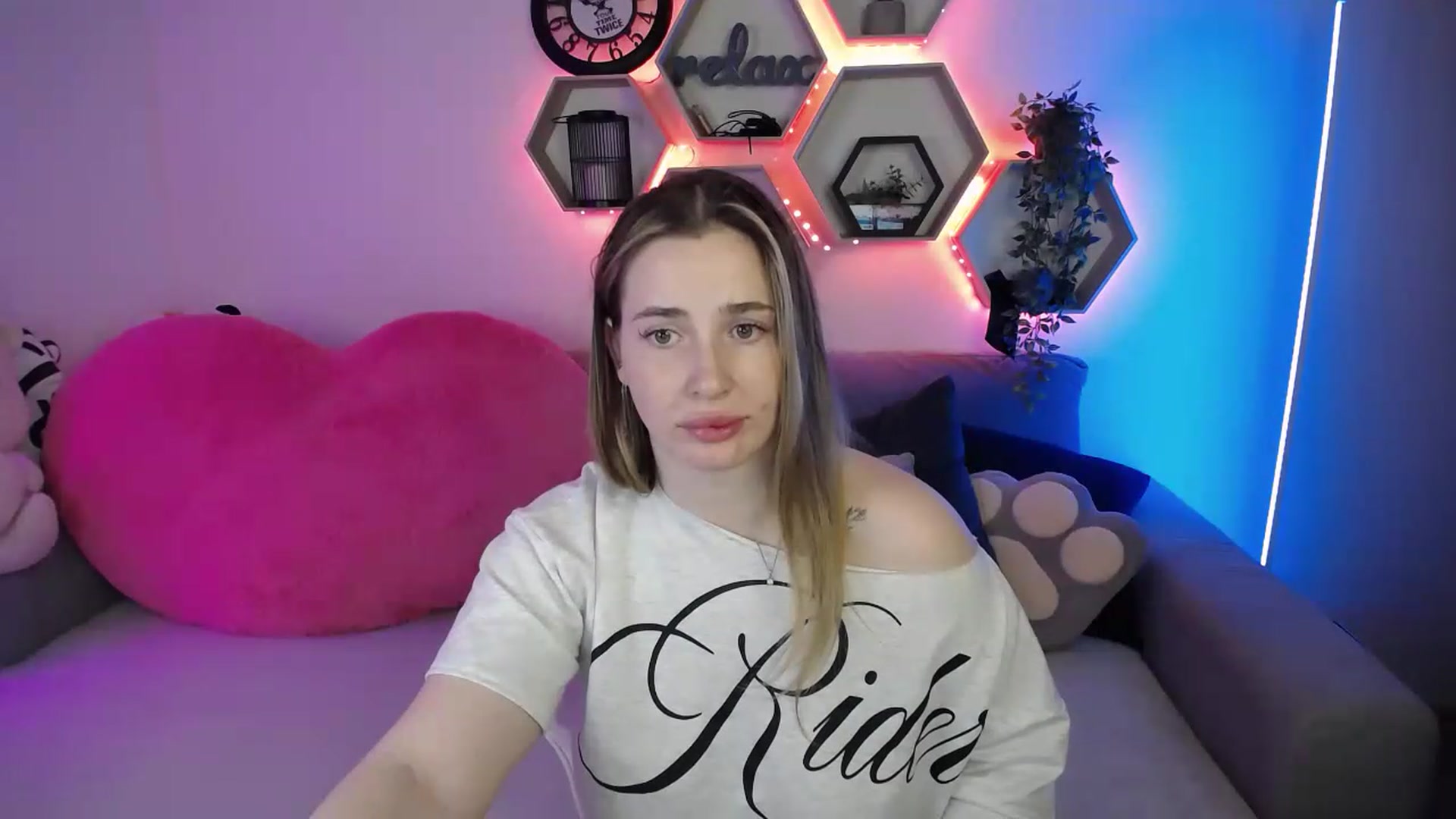 Gallery image thumbnail from SabrinaViolet's myfreecams stream on, 06/24/2026, 12:15 image 16 of 20