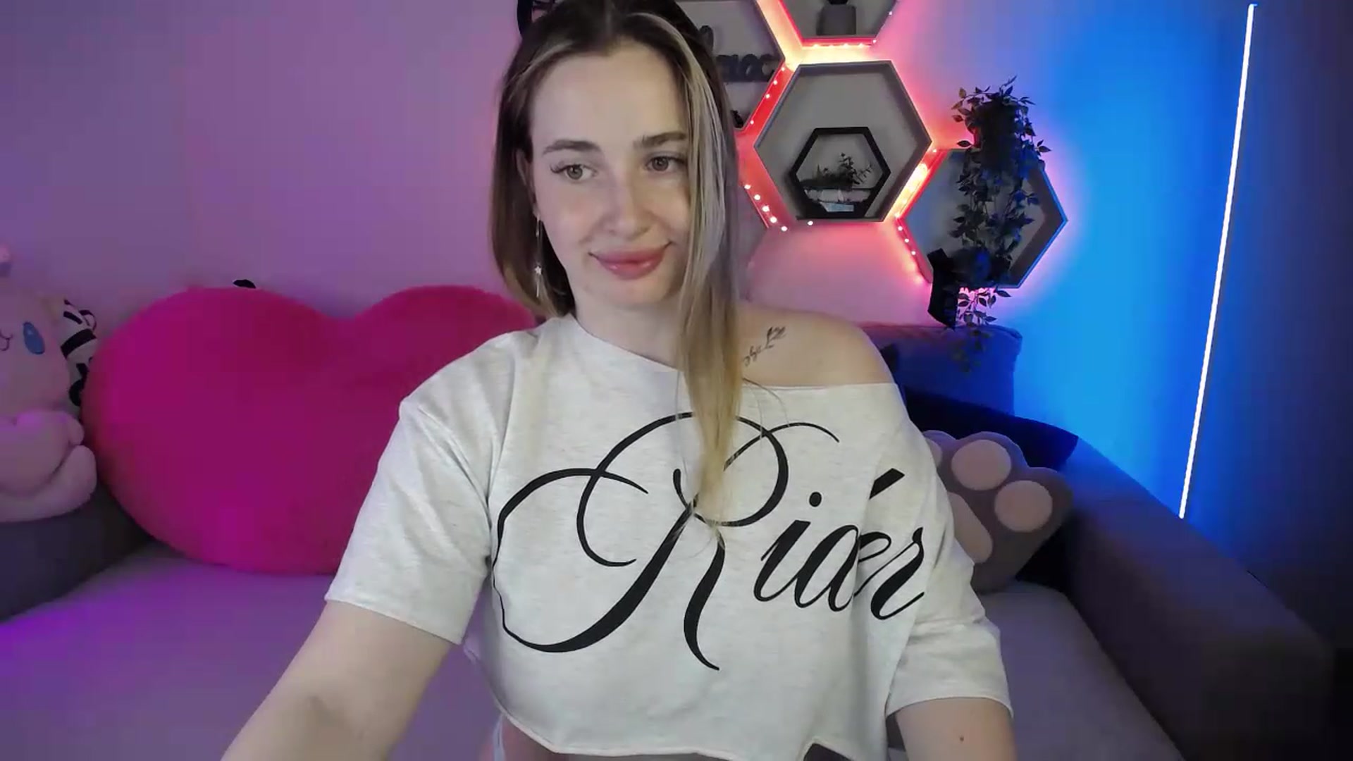 Gallery image thumbnail from SabrinaViolet's myfreecams stream on, 06/24/2026, 12:15 image 8 of 20
