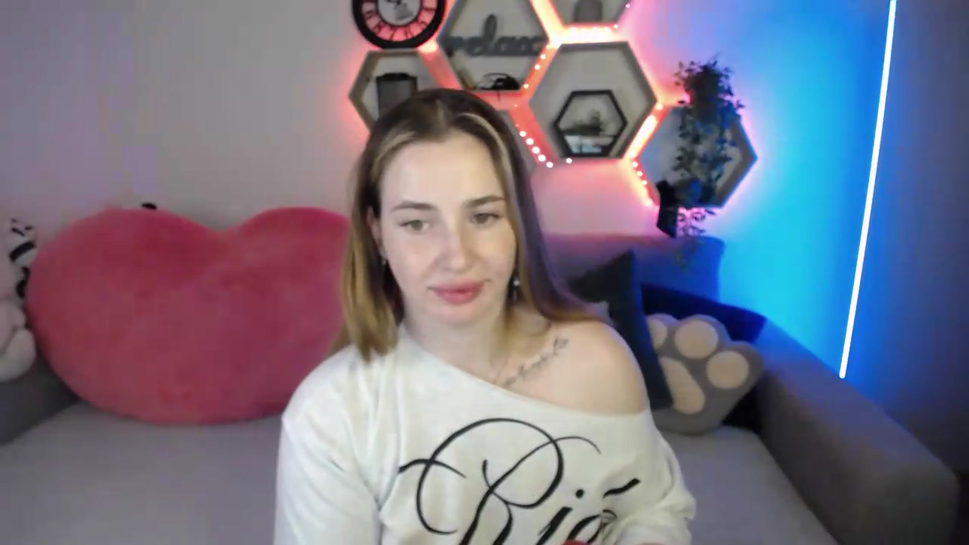 Gallery image thumbnail from SabrinaViolet's myfreecams stream on, 06/24/2026, 12:15 image 20 of 20