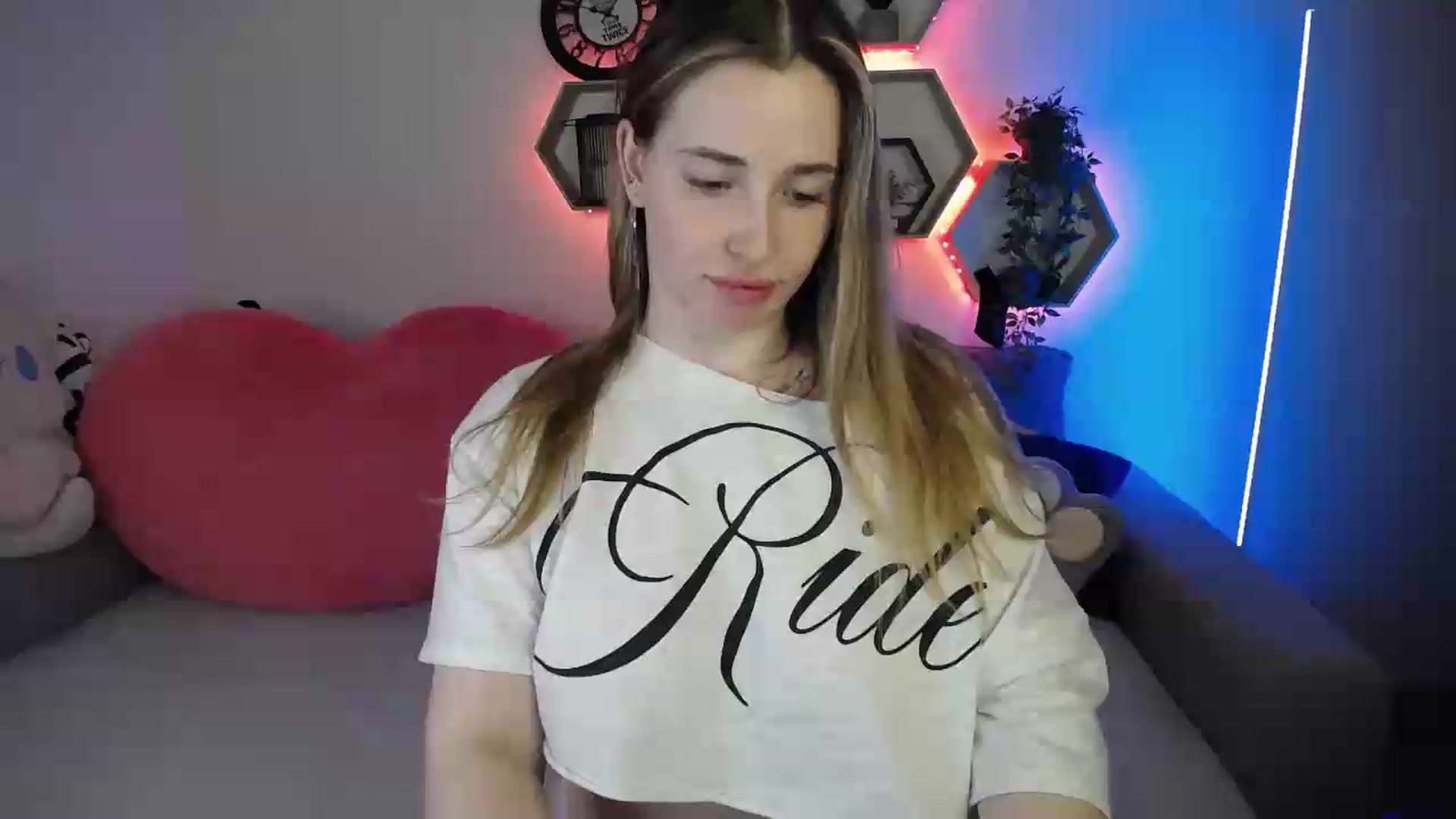 Gallery image thumbnail from SabrinaViolet's myfreecams stream on, 06/24/2026, 12:49 image 12 of 20
