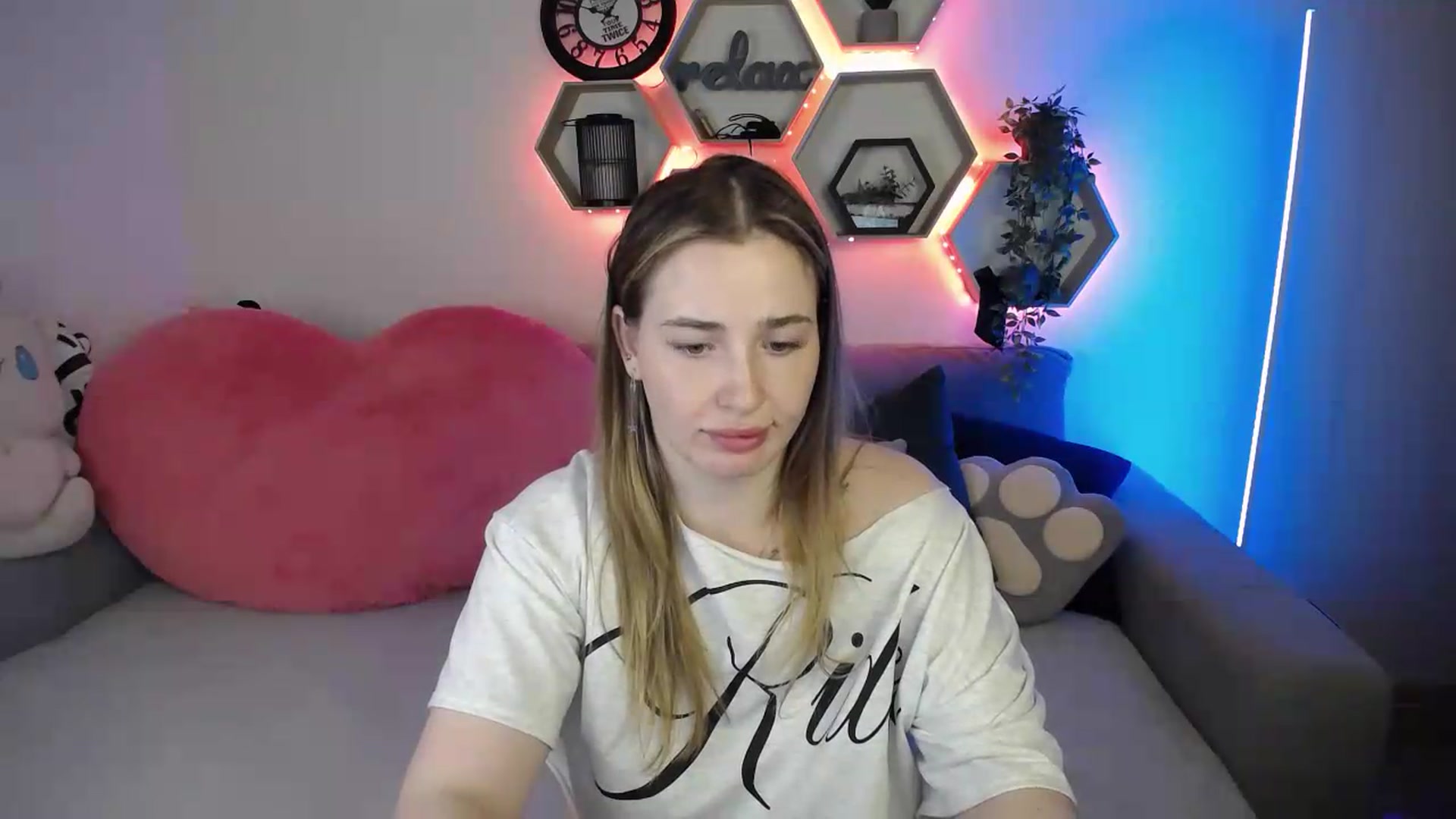 Gallery image thumbnail from SabrinaViolet's myfreecams stream on, 06/24/2026, 12:49 image 6 of 20