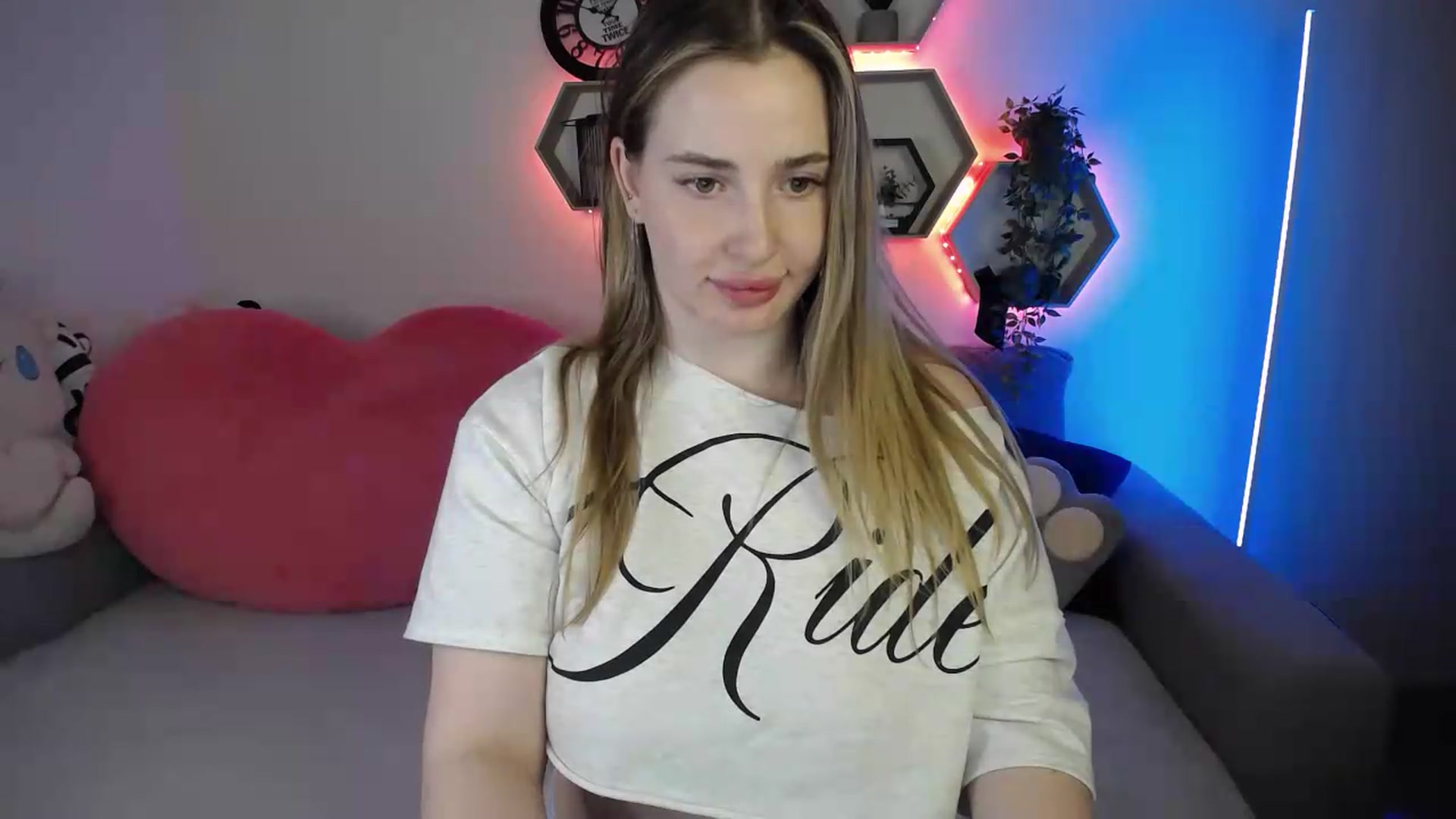 Gallery image thumbnail from SabrinaViolet's myfreecams stream on, 06/24/2026, 12:49 image 16 of 20