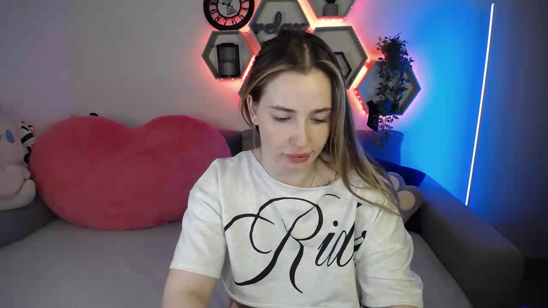 Gallery image thumbnail from SabrinaViolet's myfreecams stream on, 06/24/2026, 12:49 image 18 of 20