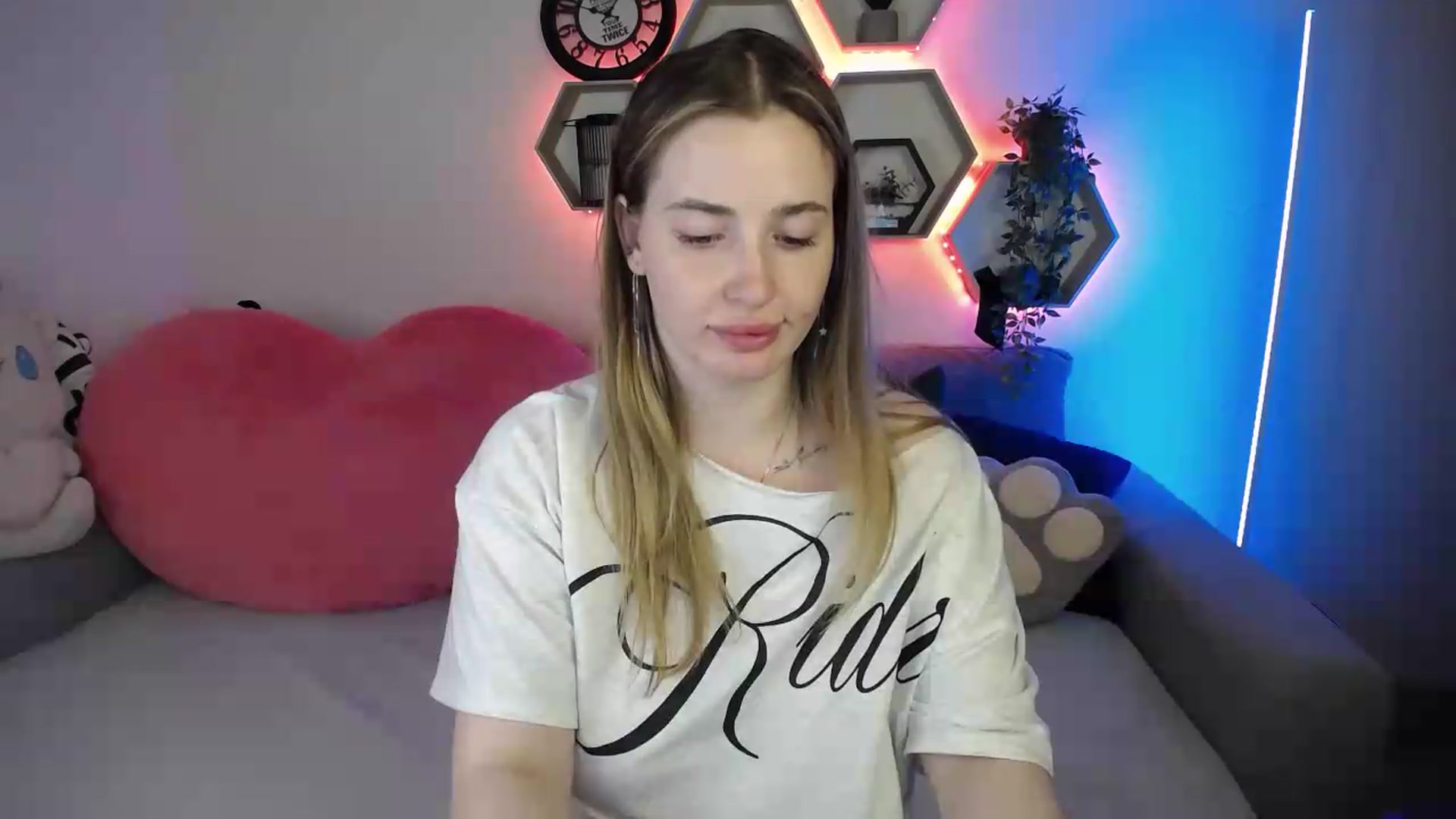 Gallery image thumbnail from SabrinaViolet's myfreecams stream on, 06/24/2026, 12:49 image 2 of 20