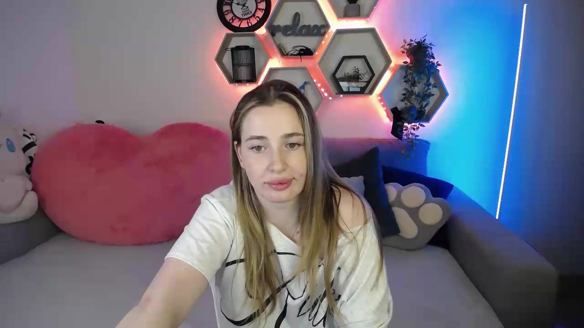 Gallery image thumbnail from SabrinaViolet's myfreecams stream on, 06/24/2026, 12:49 image 10 of 20