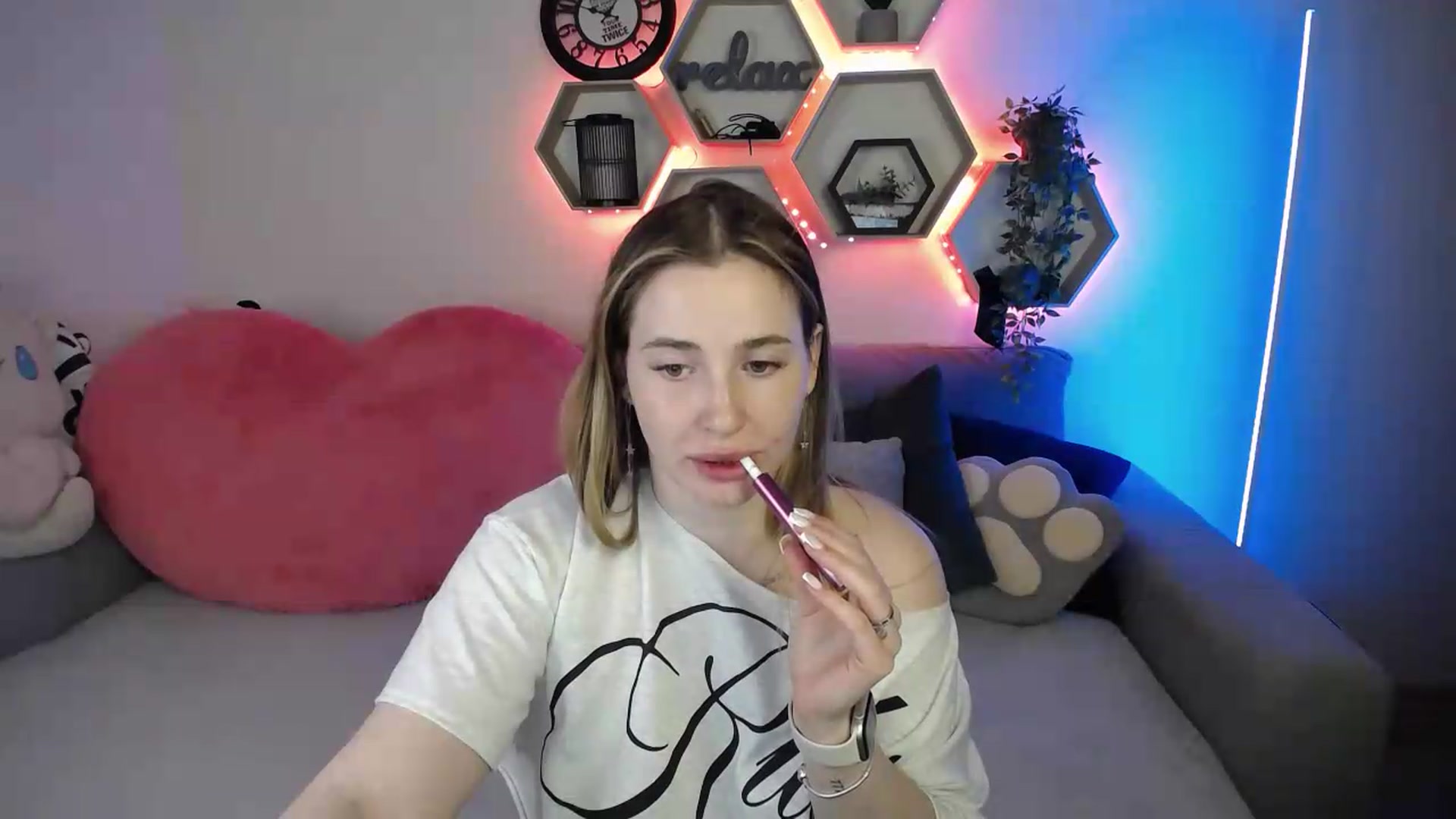 Gallery image thumbnail from SabrinaViolet's myfreecams stream on, 06/24/2026, 13:57 image 14 of 20