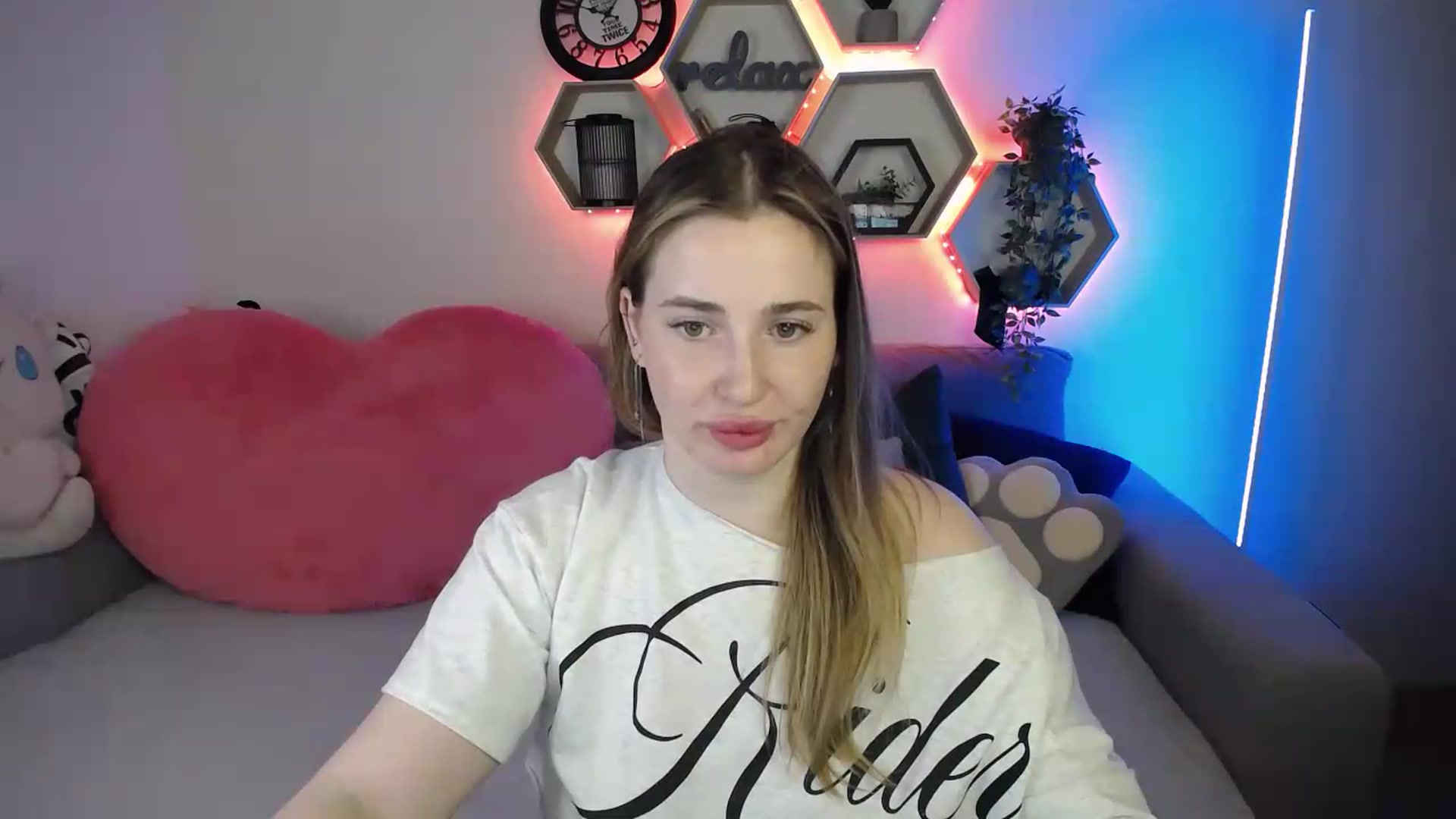 Gallery image thumbnail from SabrinaViolet's myfreecams stream on, 06/24/2026, 13:57 image 5 of 20