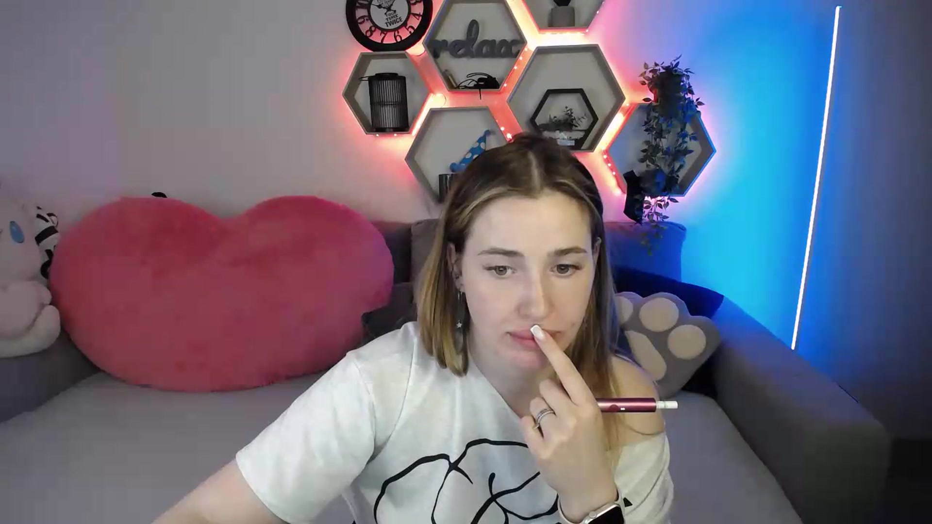 Gallery image thumbnail from SabrinaViolet's myfreecams stream on, 06/24/2026, 13:57 image 13 of 20