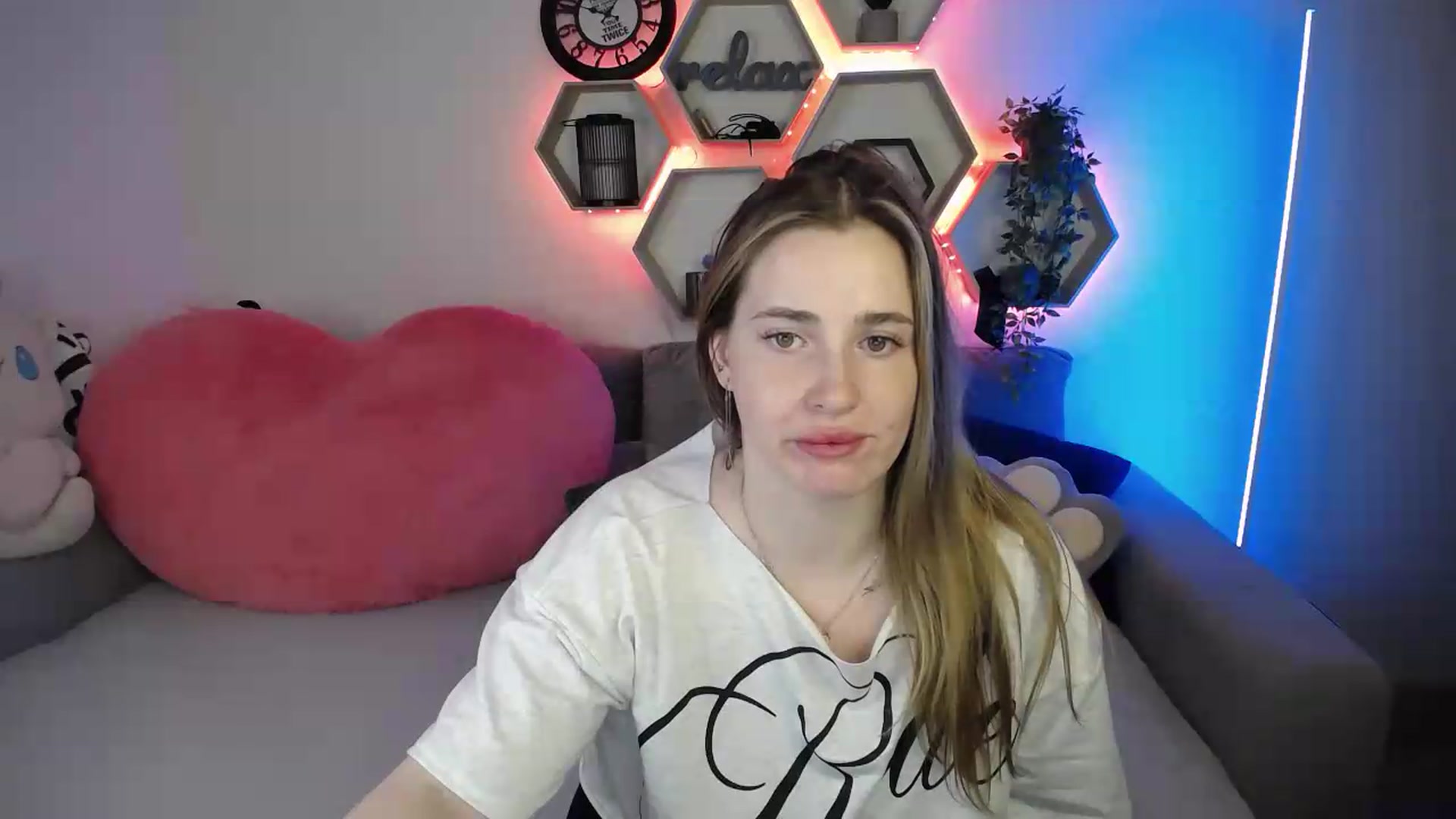 Gallery image thumbnail from SabrinaViolet's myfreecams stream on, 06/24/2026, 13:57 image 20 of 20
