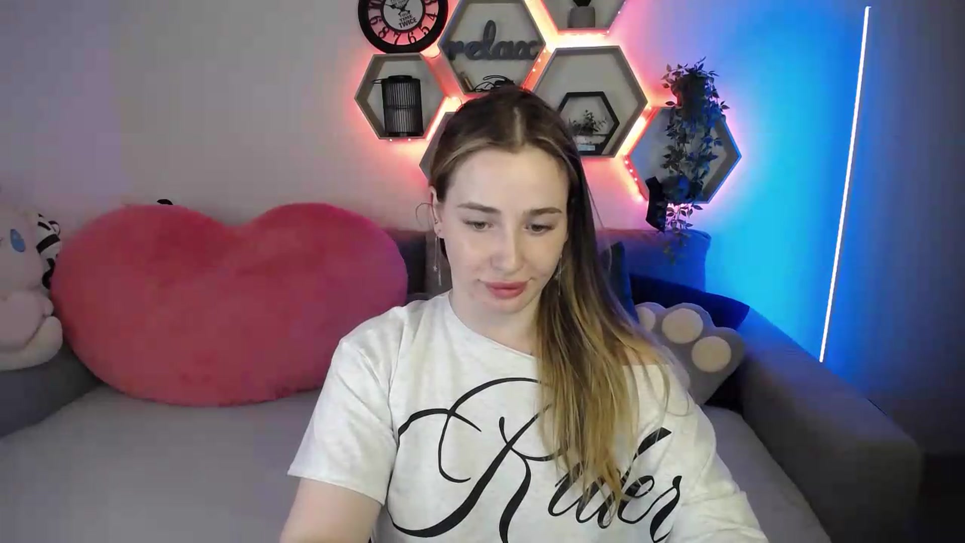 Gallery image thumbnail from SabrinaViolet's myfreecams stream on, 06/24/2026, 13:57 image 3 of 20