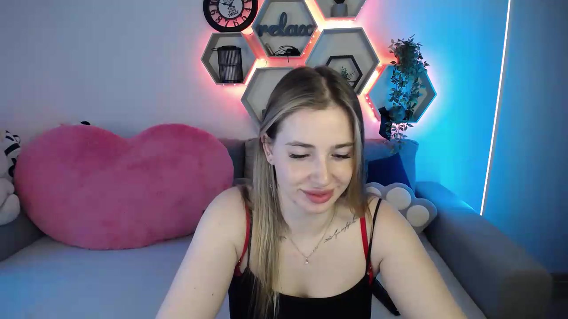 Gallery image thumbnail from SabrinaViolet's myfreecams stream on, 06/26/2026, 10:21 image 9 of 20