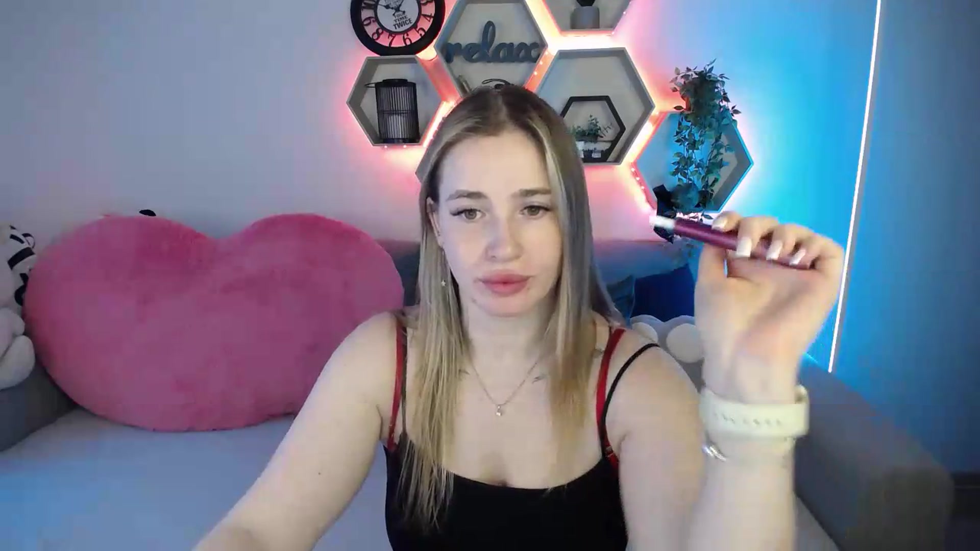 Gallery image thumbnail from SabrinaViolet's myfreecams stream on, 06/26/2026, 10:21 image 6 of 20