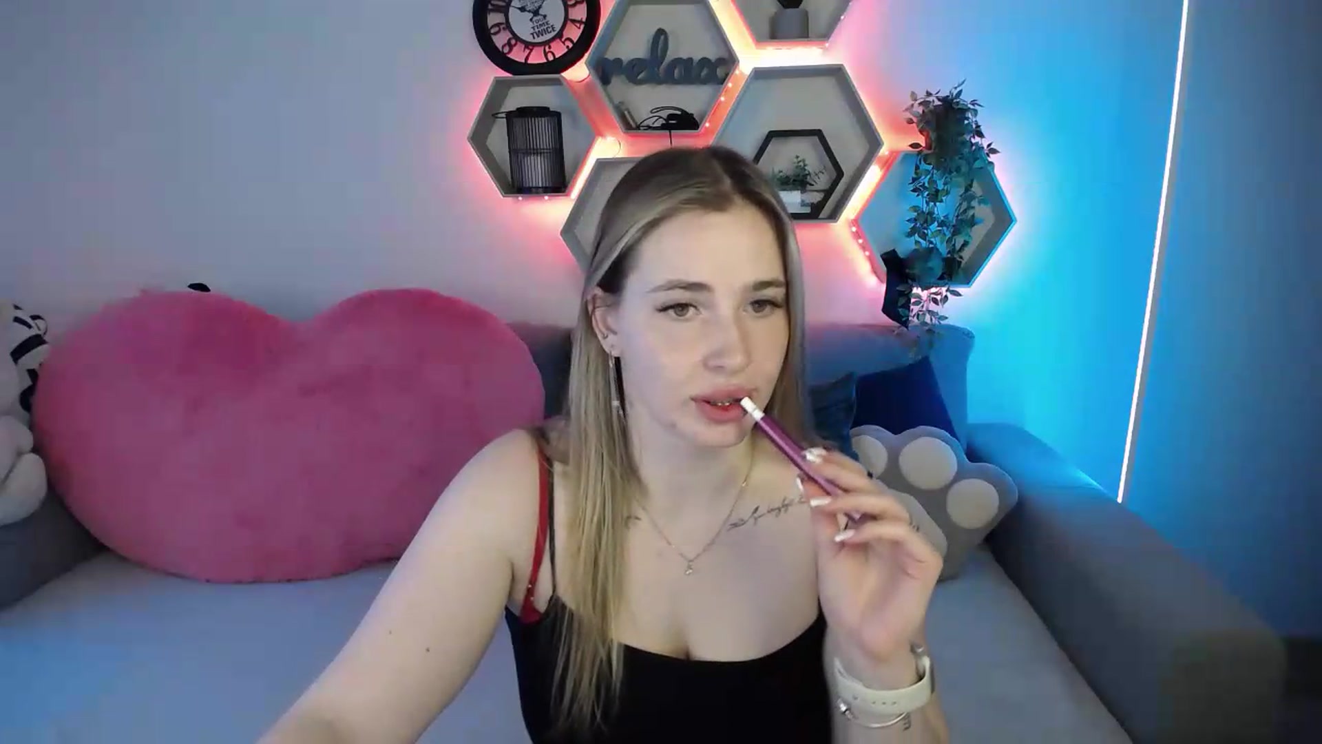 Gallery image thumbnail from SabrinaViolet's myfreecams stream on, 06/26/2026, 10:21 image 7 of 20