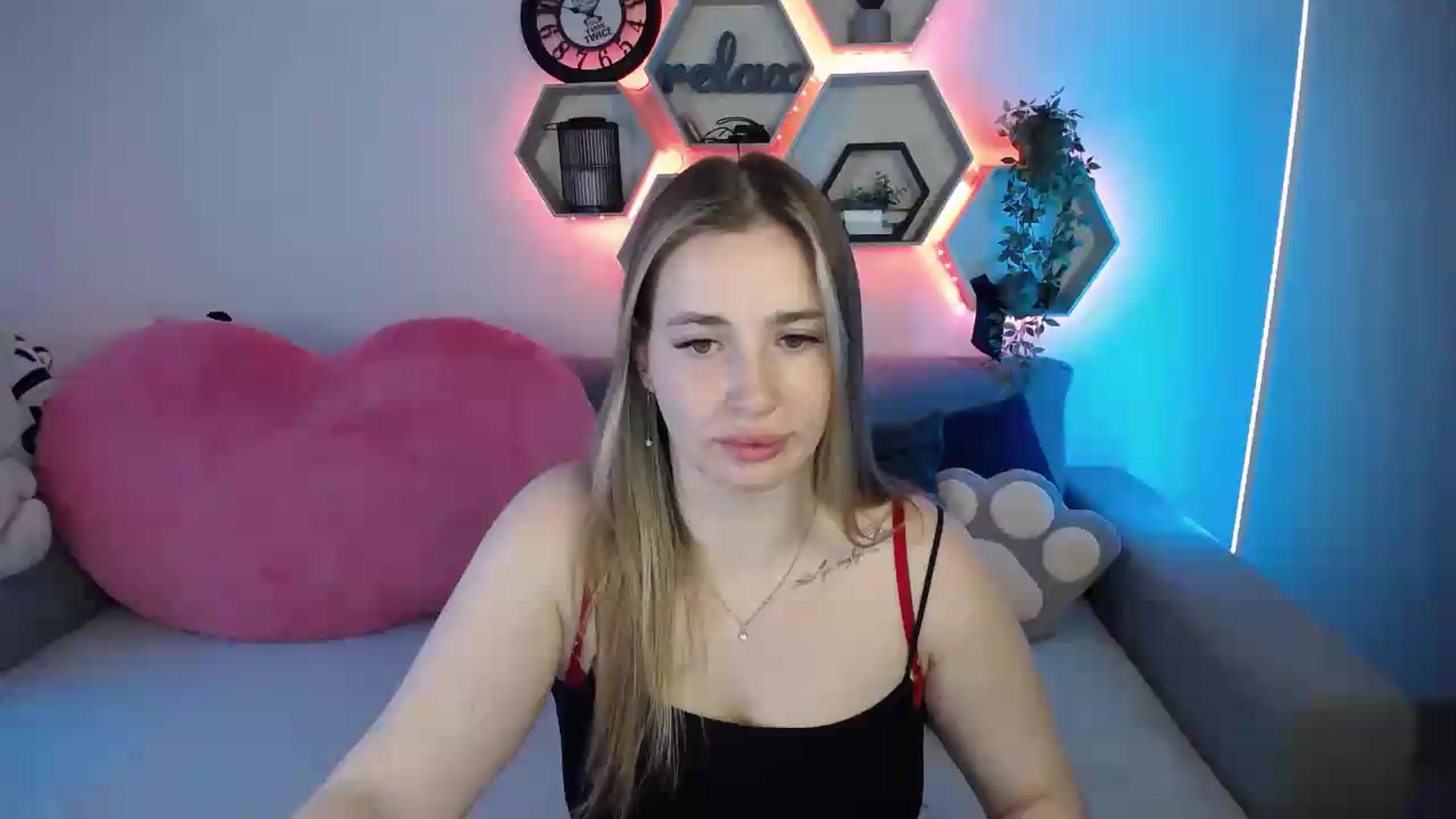 Gallery image thumbnail from SabrinaViolet's myfreecams stream on, 06/26/2026, 10:21 image 12 of 20