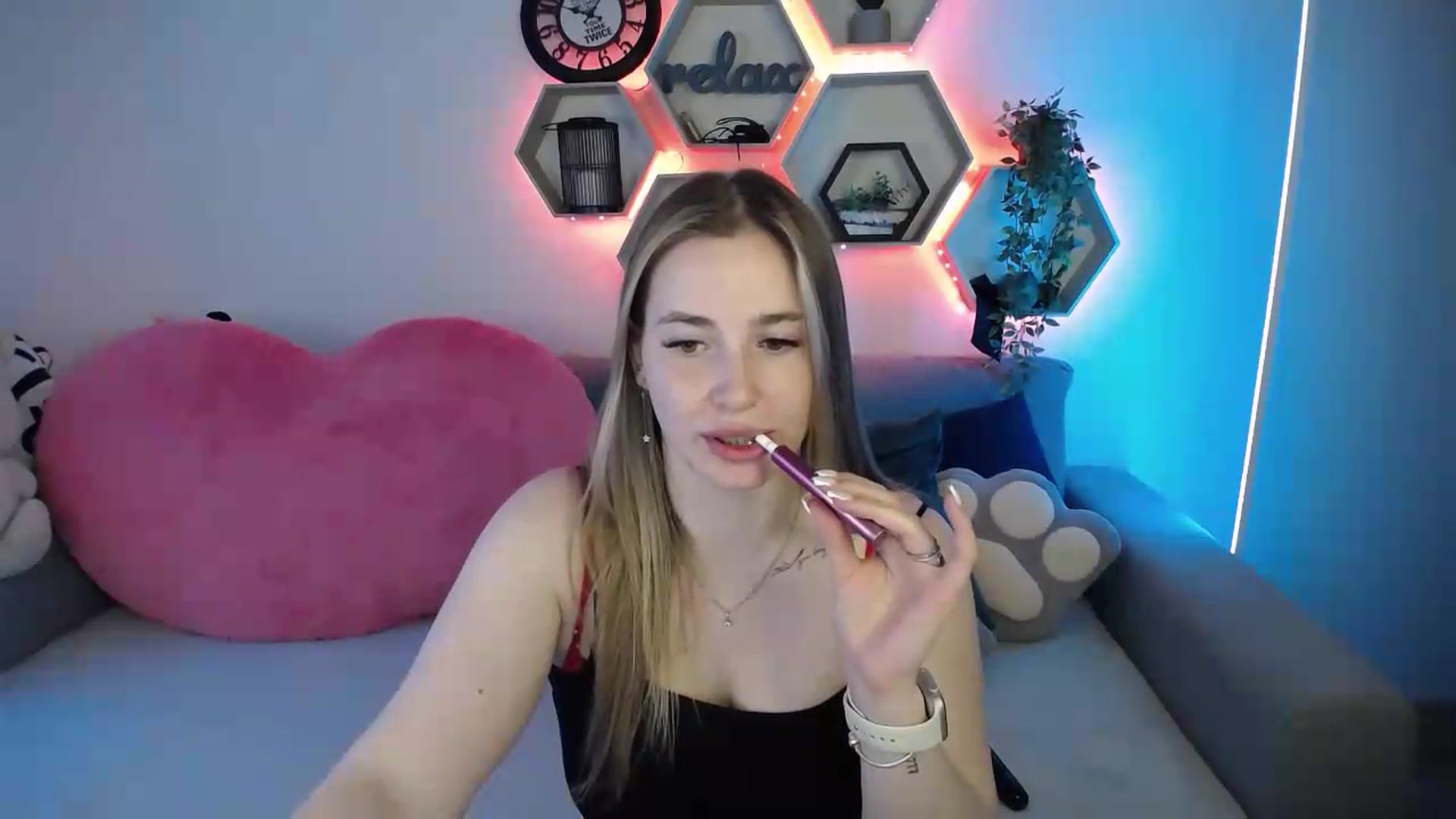 Gallery image thumbnail from SabrinaViolet's myfreecams stream on, 06/26/2026, 10:21 image 10 of 20