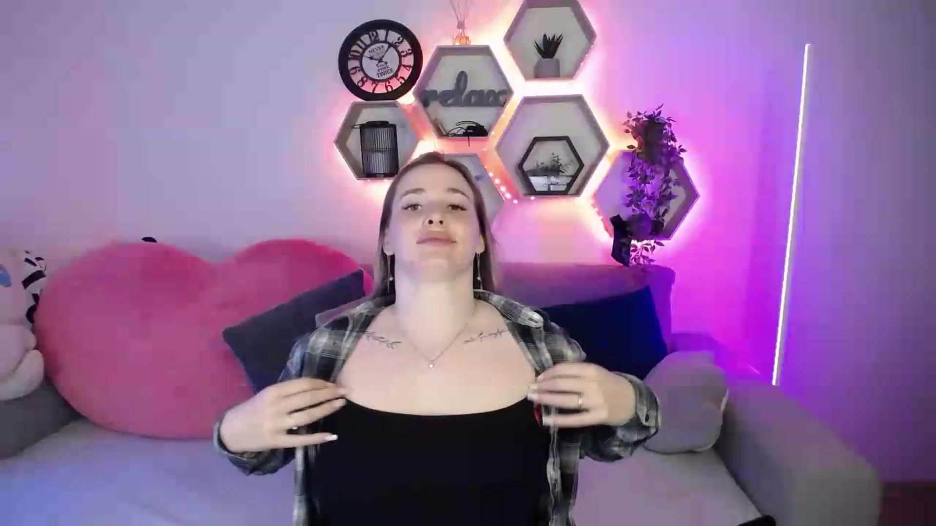 Gallery image thumbnail from SabrinaViolet's myfreecams stream on, 06/26/2026, 12:14 image 19 of 20