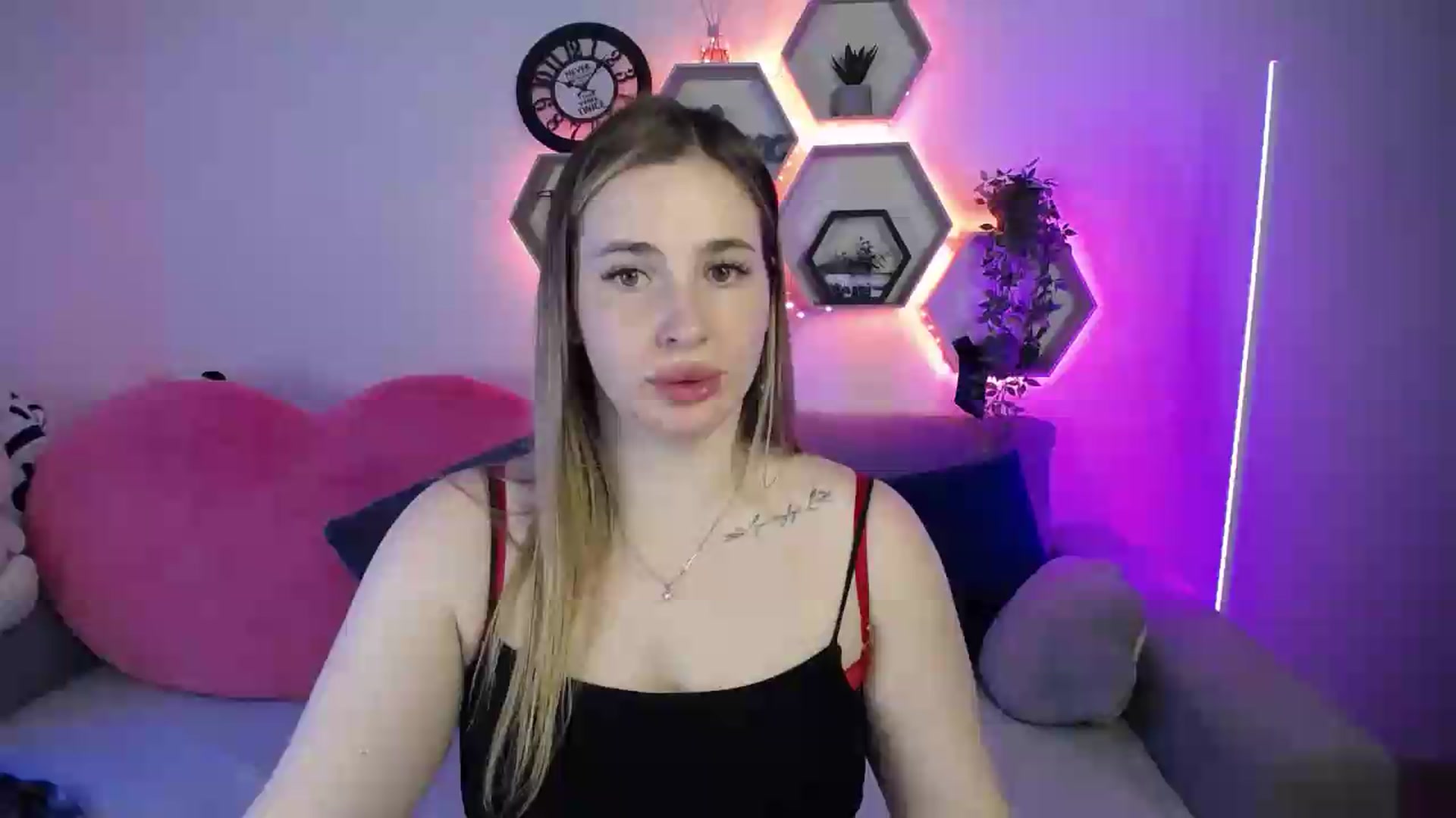 Gallery image thumbnail from SabrinaViolet's myfreecams stream on, 06/26/2026, 13:29 image 1 of 20