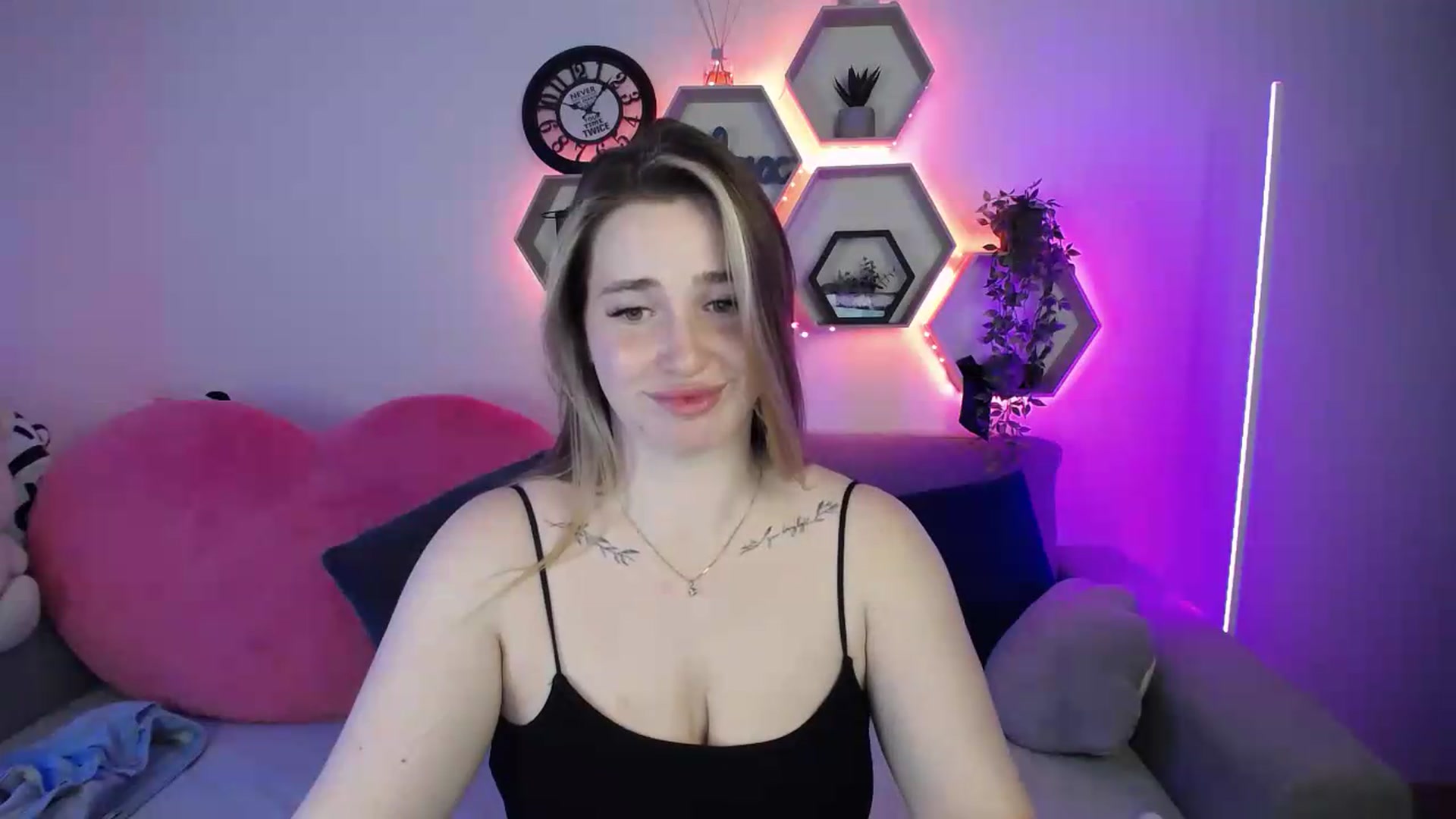 Gallery image thumbnail from SabrinaViolet's myfreecams stream on, 06/26/2026, 13:59 image 3 of 20