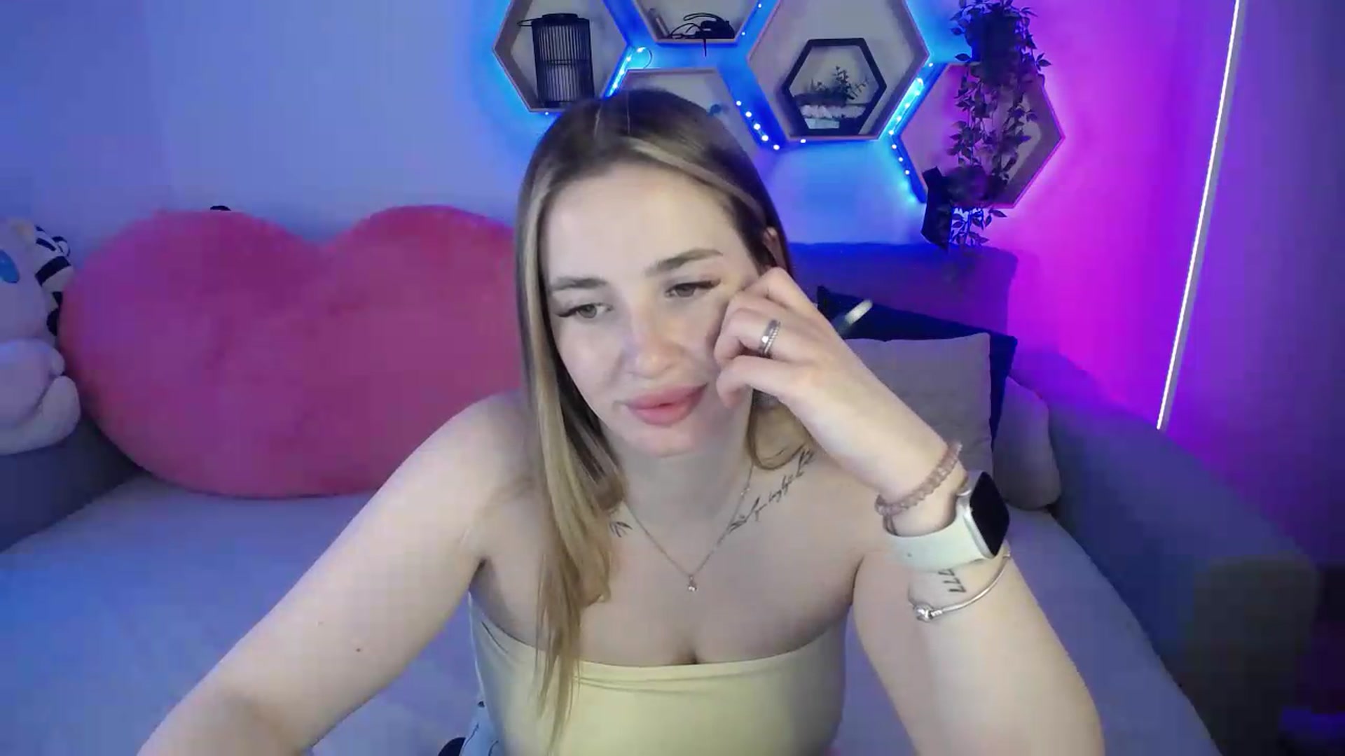 Gallery image thumbnail from SabrinaViolet's myfreecams stream on, 06/30/2026, 14:02 image 9 of 20