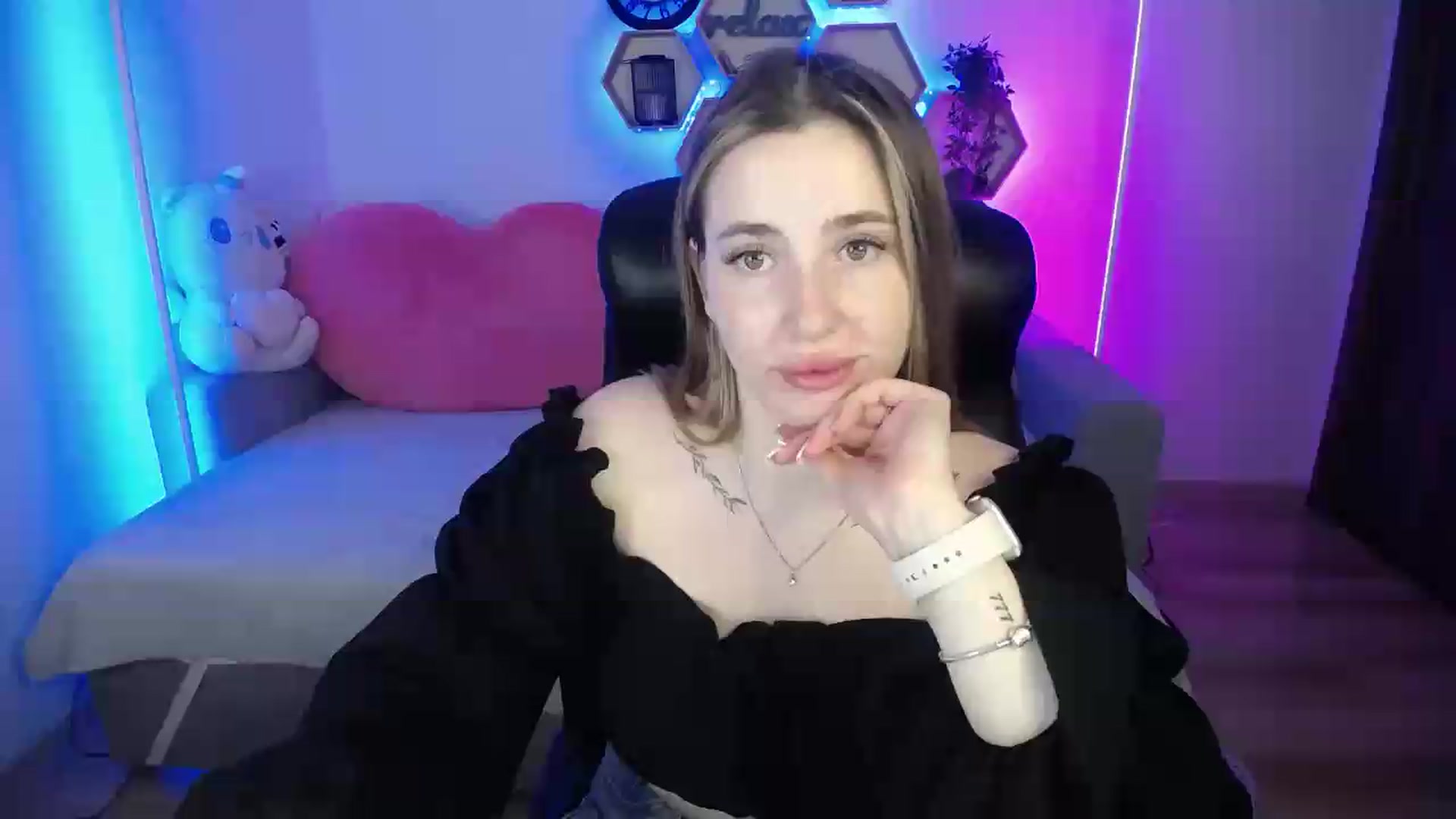 Gallery image thumbnail from SabrinaViolet's myfreecams stream on, 07/01/2026, 09:15 image 3 of 20