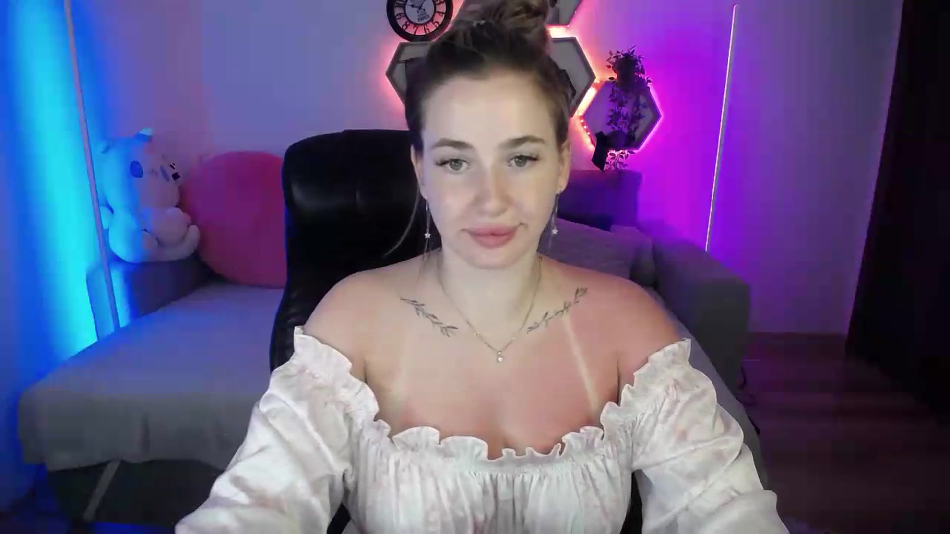 Gallery image thumbnail from SabrinaViolet's myfreecams stream on, 07/04/2026, 09:26 image 15 of 20