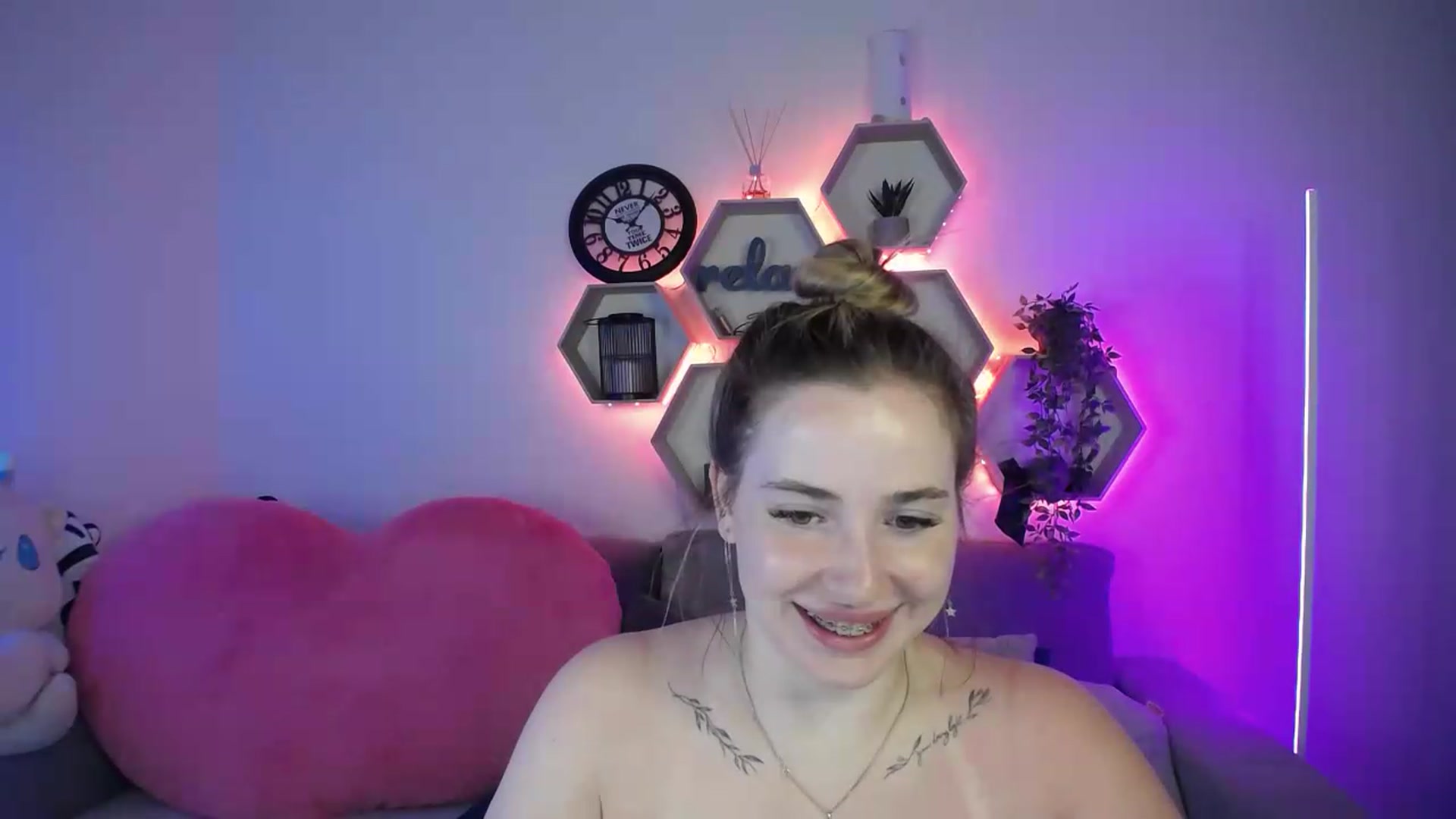 Gallery image thumbnail from SabrinaViolet's myfreecams stream on, 07/05/2026, 09:07 image 12 of 20