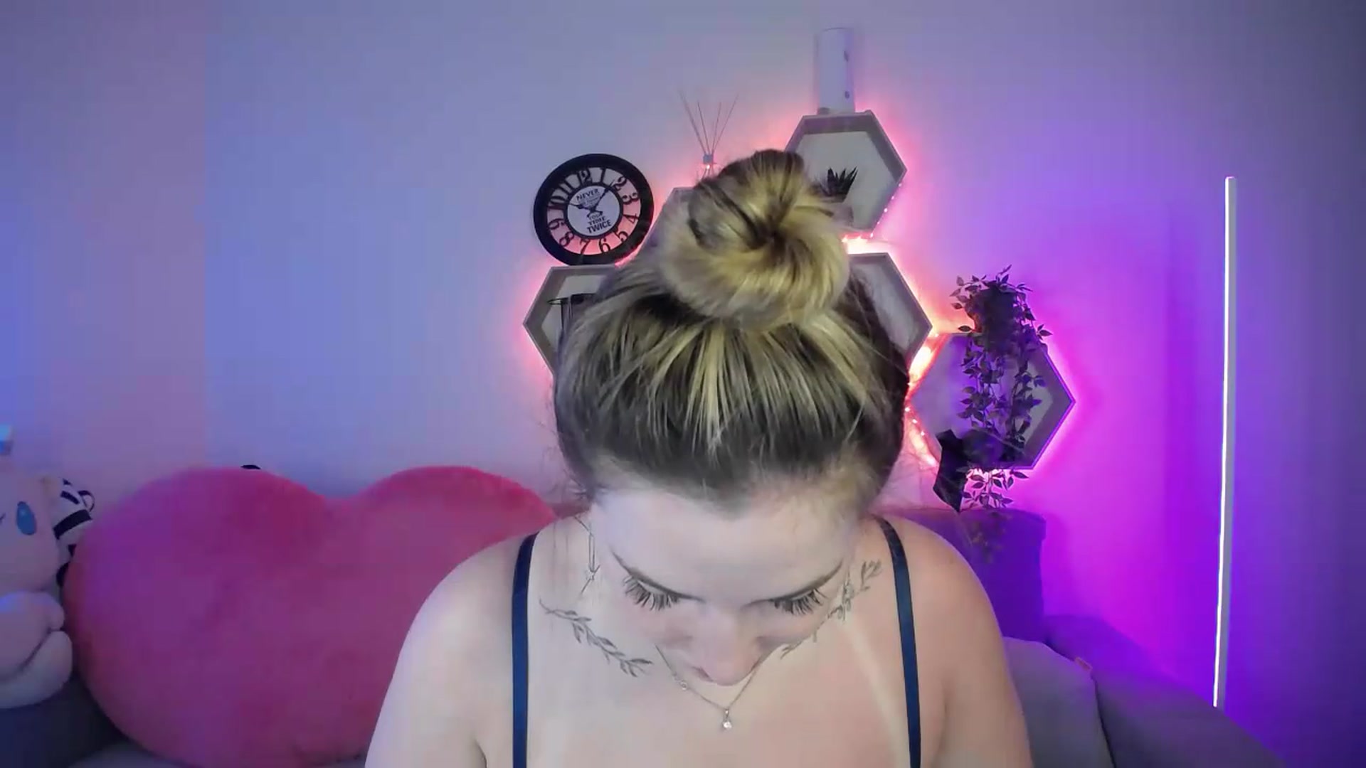 Gallery image thumbnail from SabrinaViolet's myfreecams stream on, 07/05/2026, 09:07 image 13 of 20