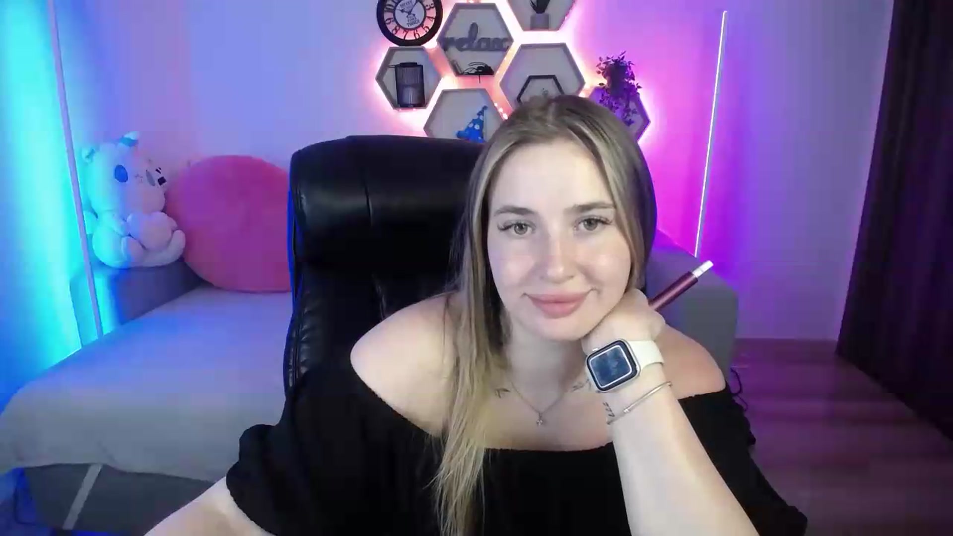 Gallery image thumbnail from SabrinaViolet's myfreecams stream on, 07/06/2026, 08:40 image 20 of 20