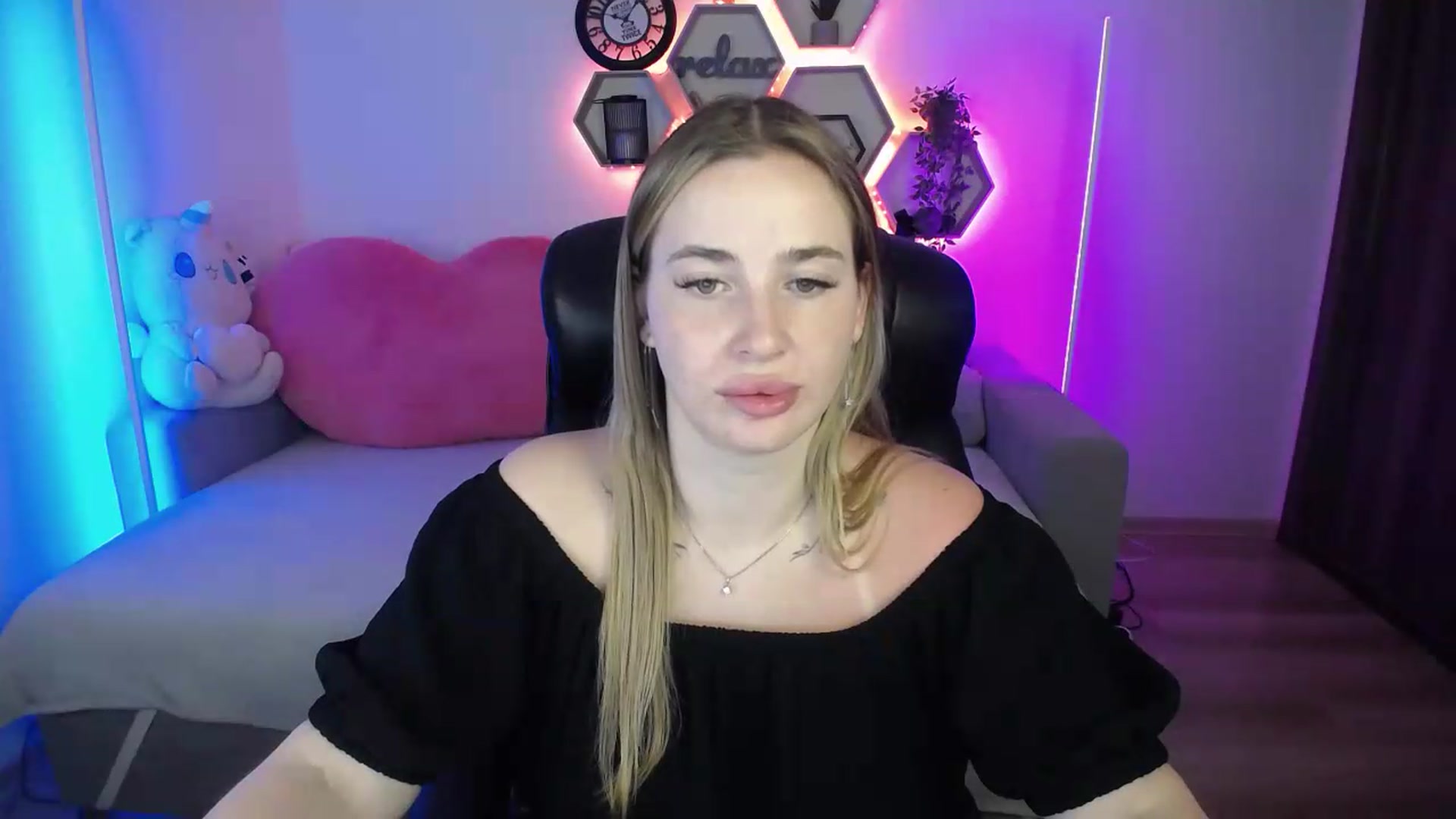 Gallery image thumbnail from SabrinaViolet's myfreecams stream on, 07/06/2026, 09:11 image 8 of 20