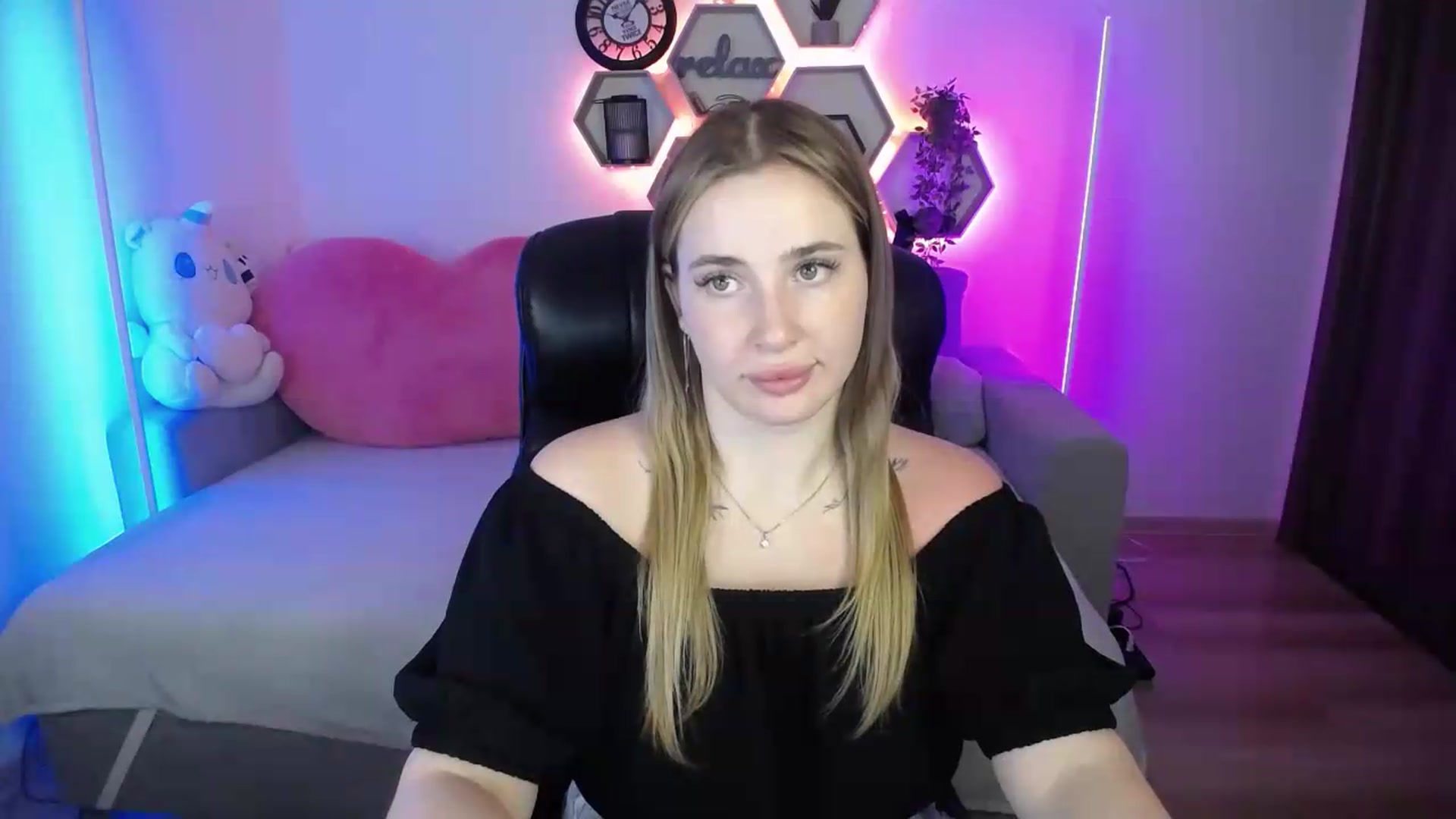 Gallery image thumbnail from SabrinaViolet's myfreecams stream on, 07/06/2026, 09:11 image 2 of 20
